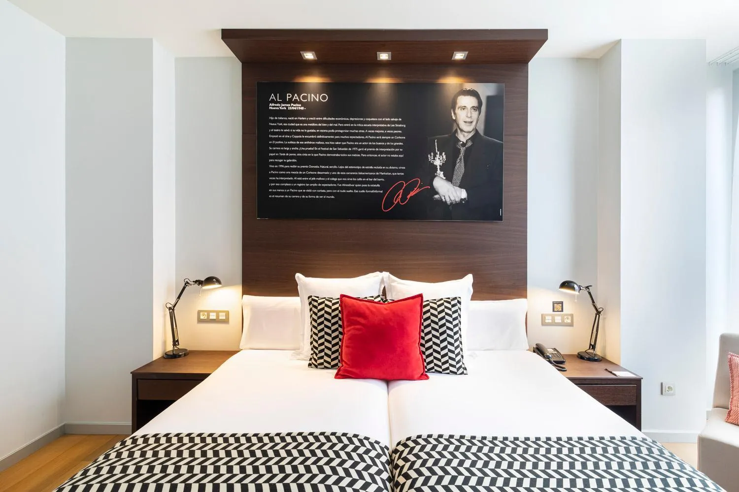 Bed in Hotel Zinema7