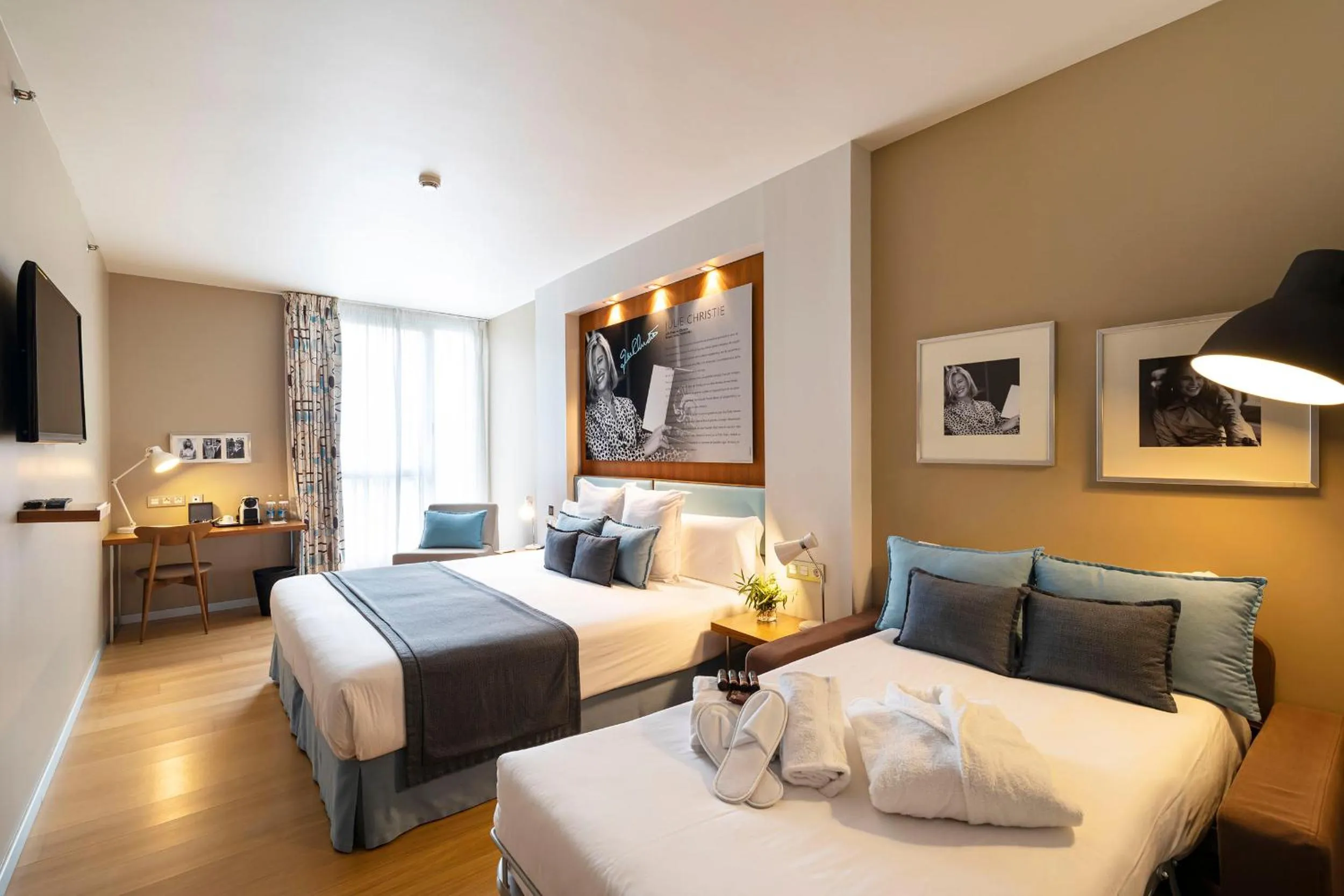 Photo of the whole room, Bed in Hotel Zinema7