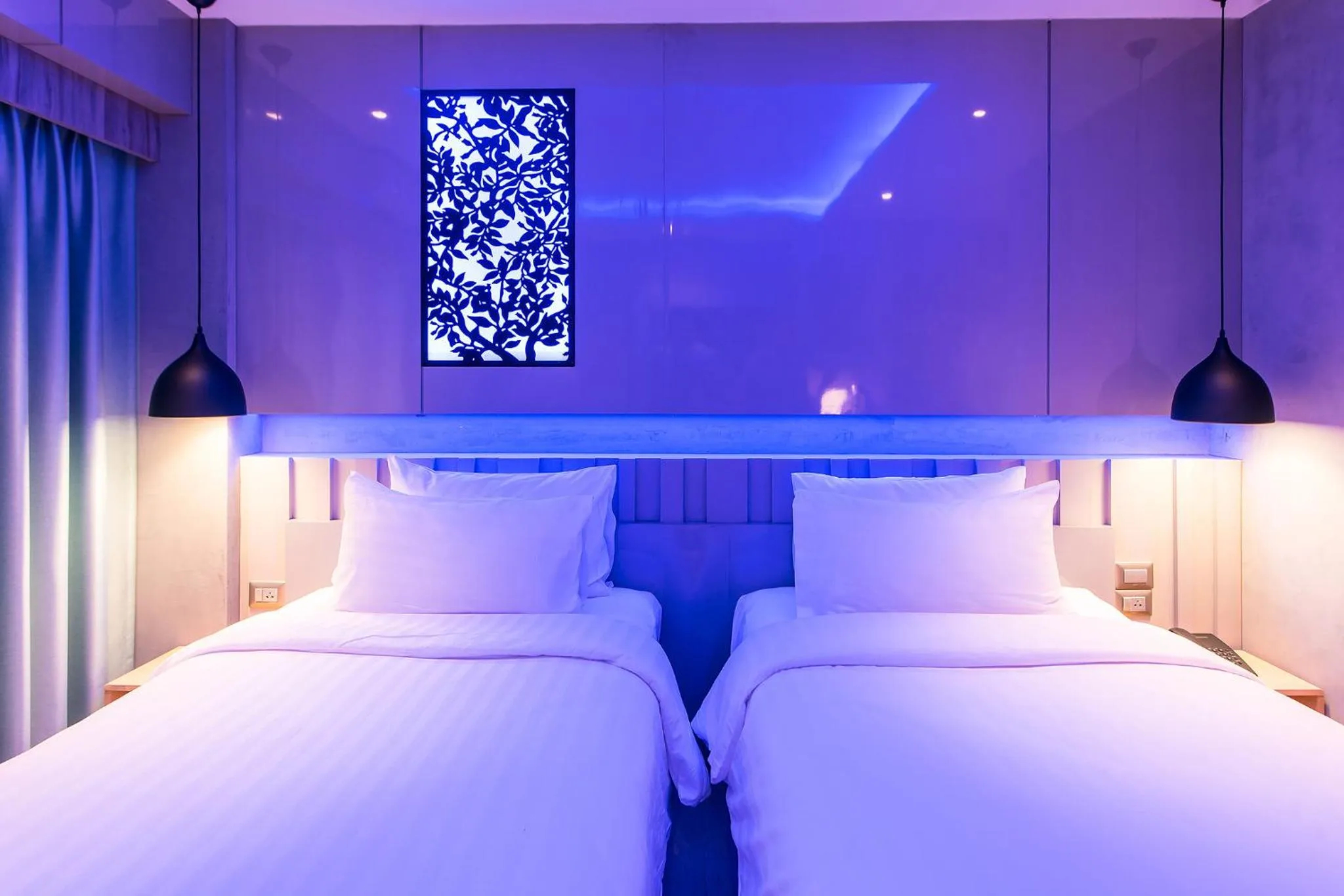 Bed in Nadee 10 Resort & Hotel