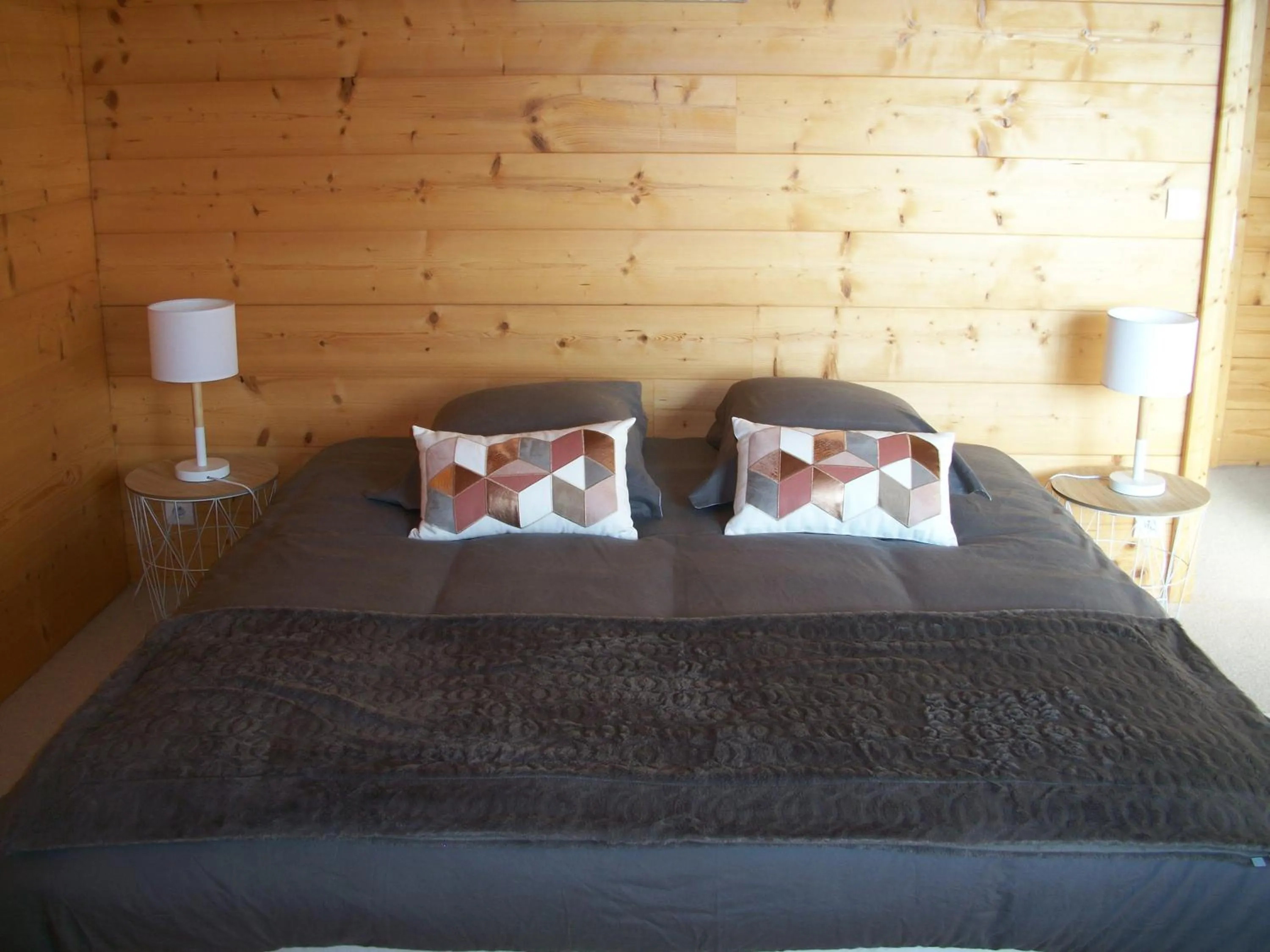 Bed in Chalet Les Aigles