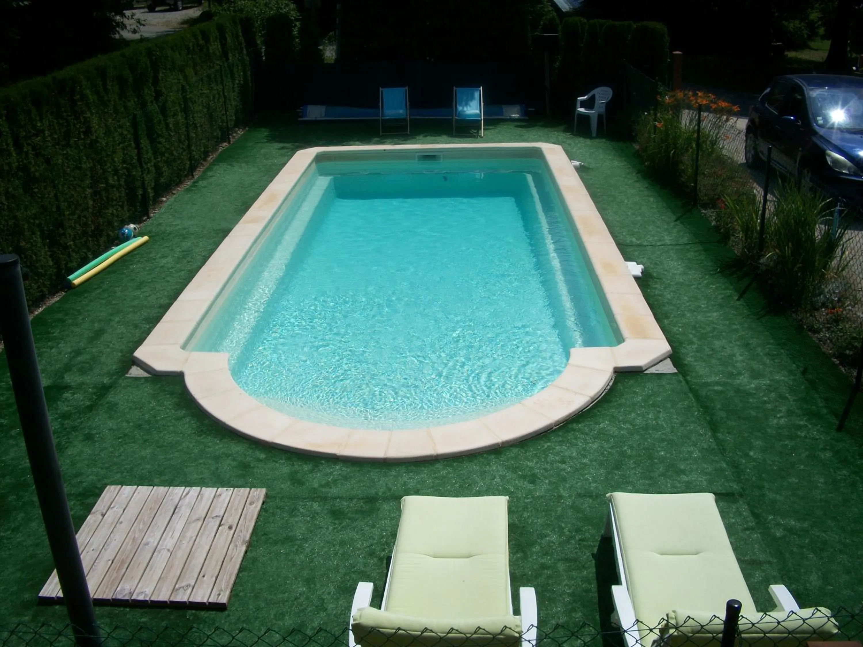 Swimming pool in Chalet Les Aigles