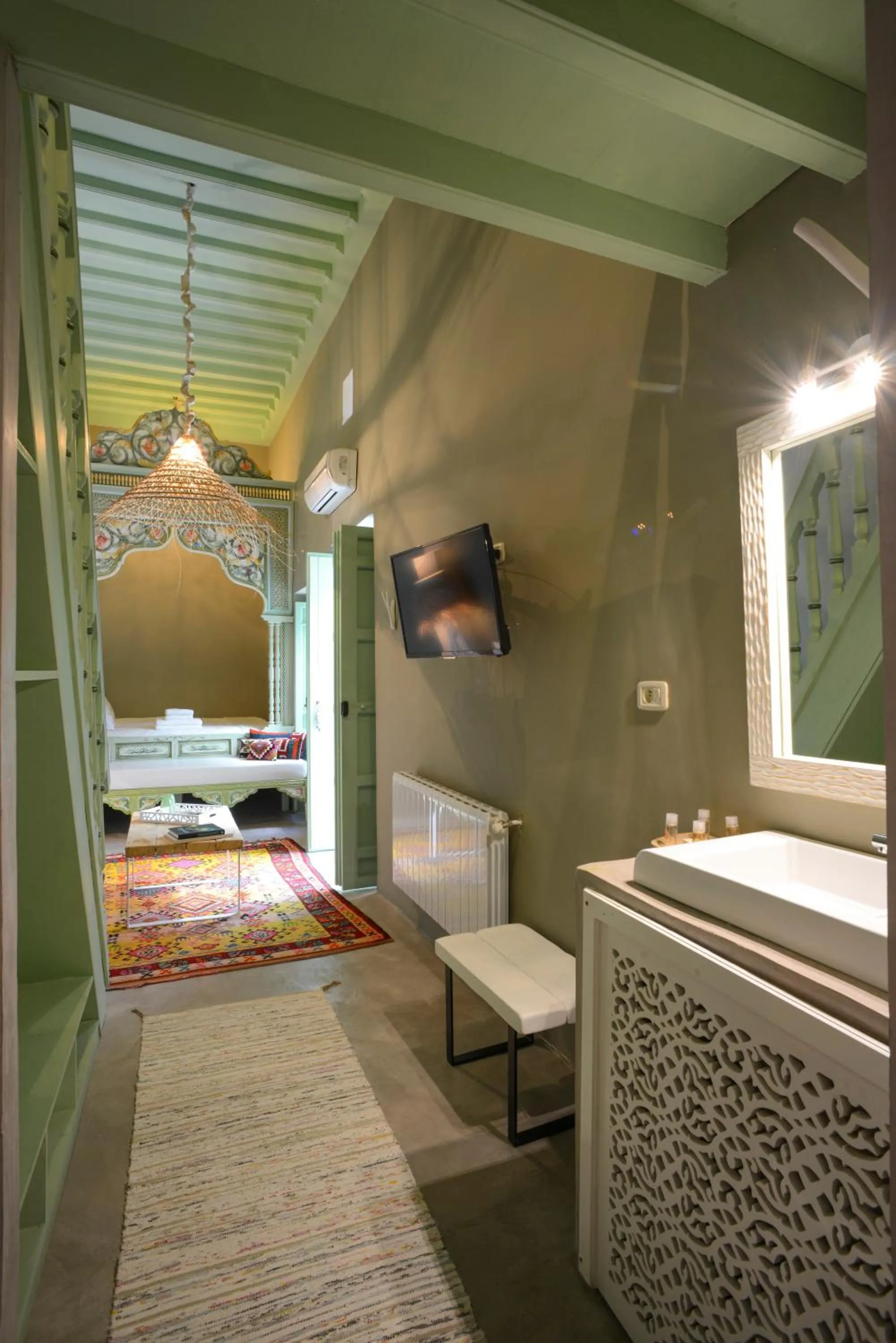 Bathroom, Bed in Dar Antonia