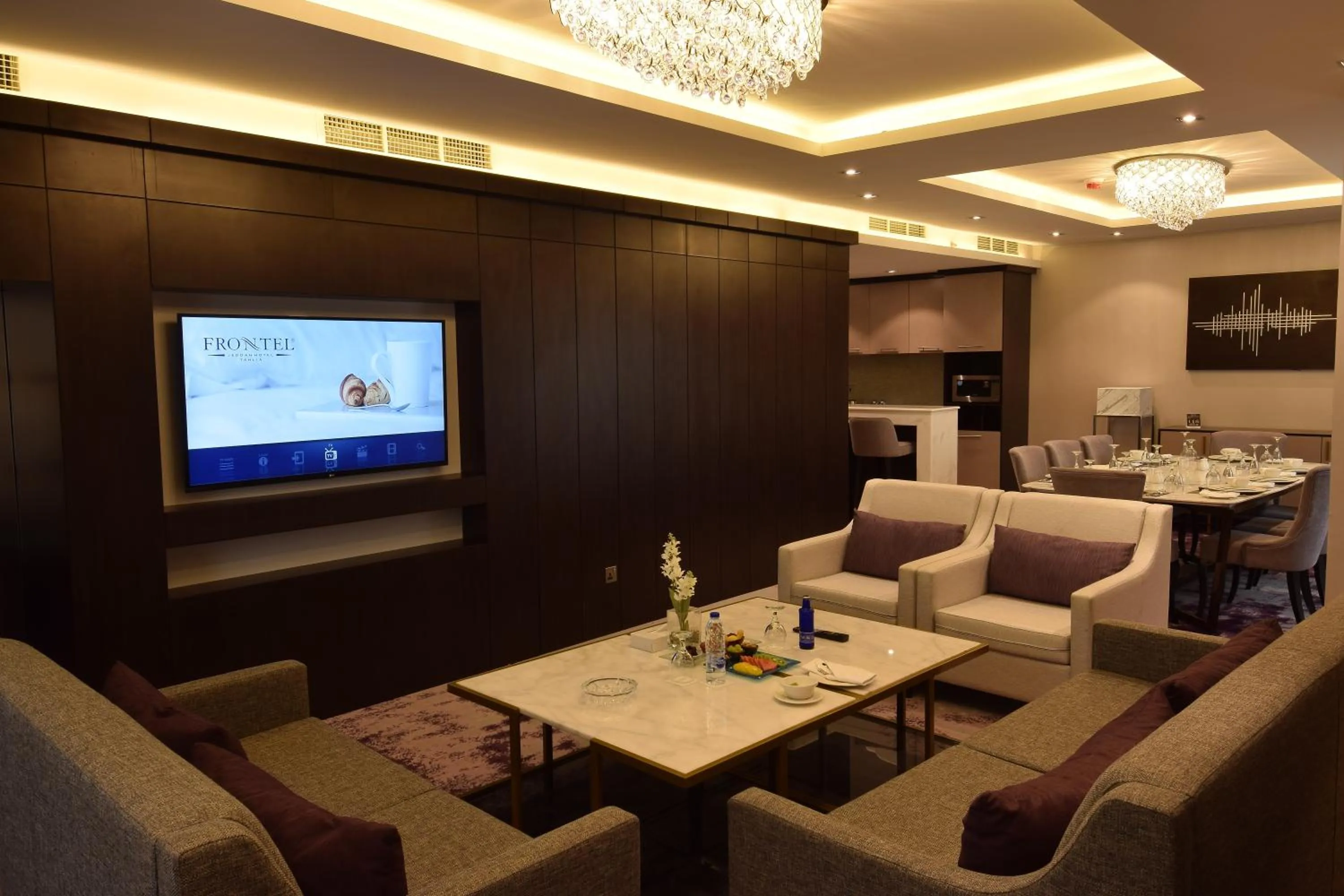Communal lounge/ TV room in Paradise Elite Hotel Al-Tahlia Jeddah