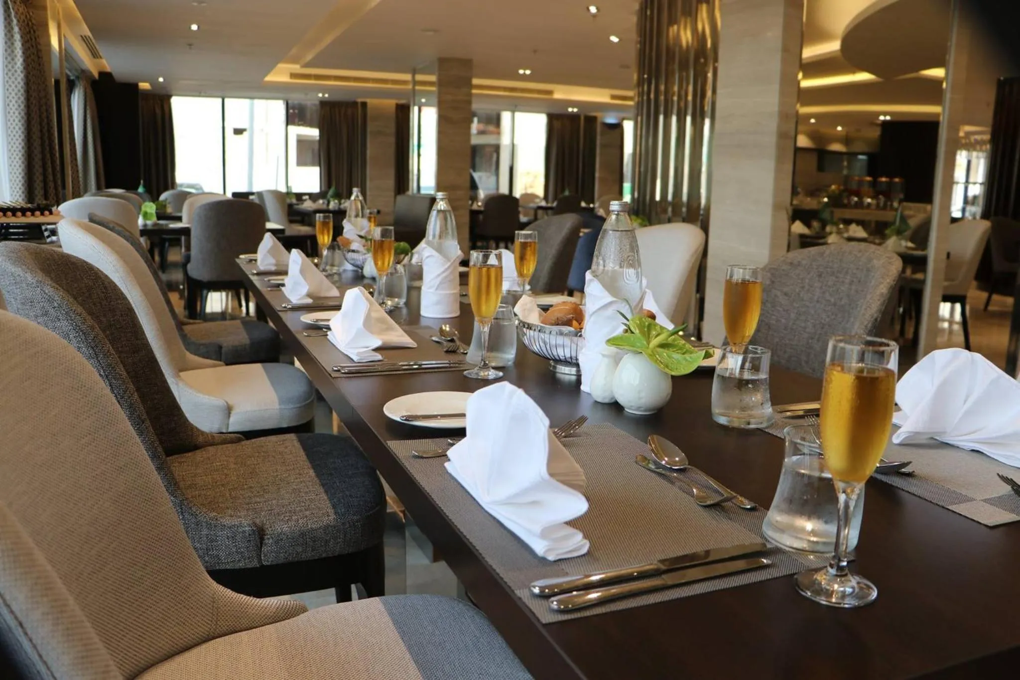 Restaurant/places to eat in Paradise Elite Hotel Al-Tahlia Jeddah