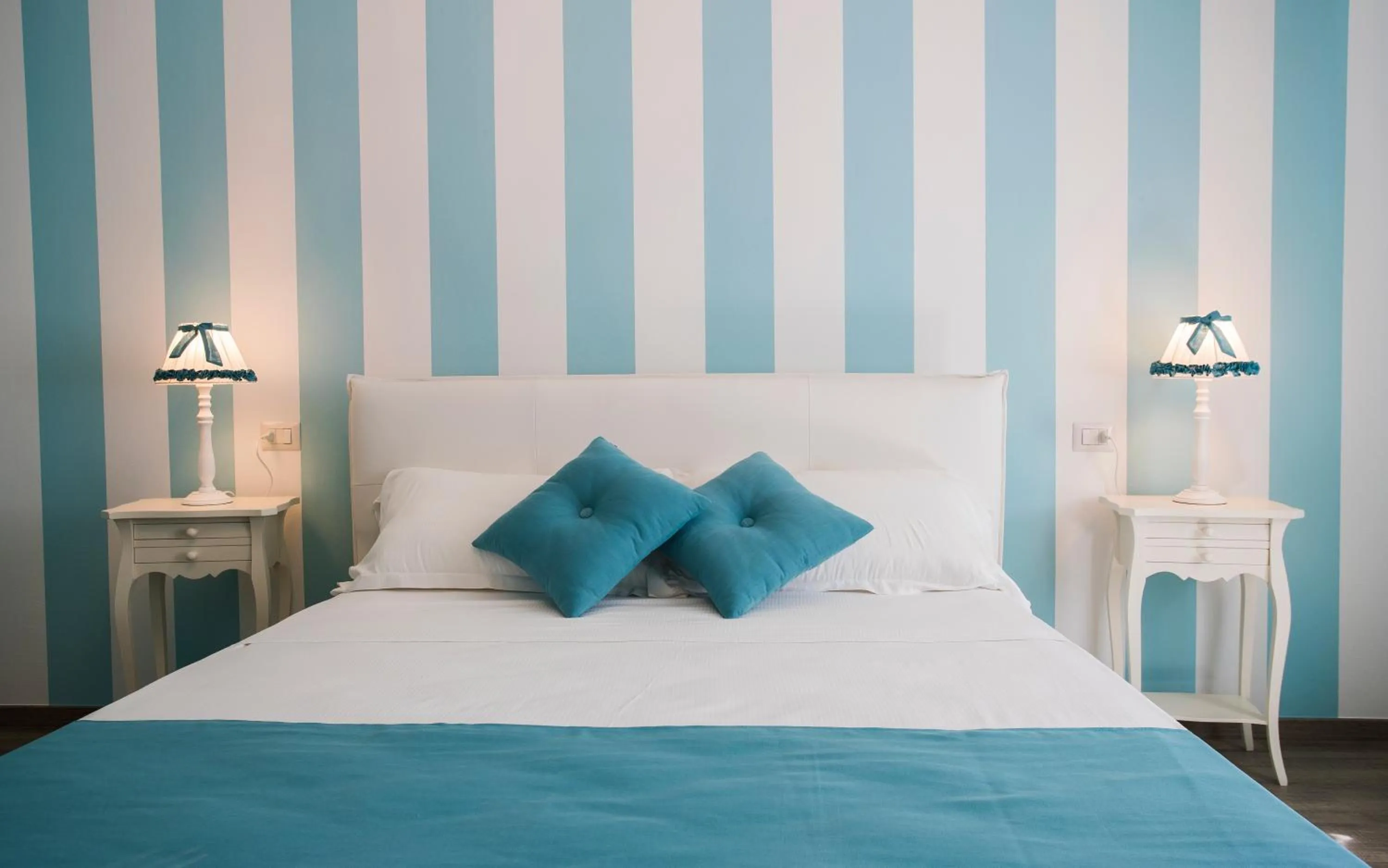 Decorative detail, Bed in Les Suites Magnolia