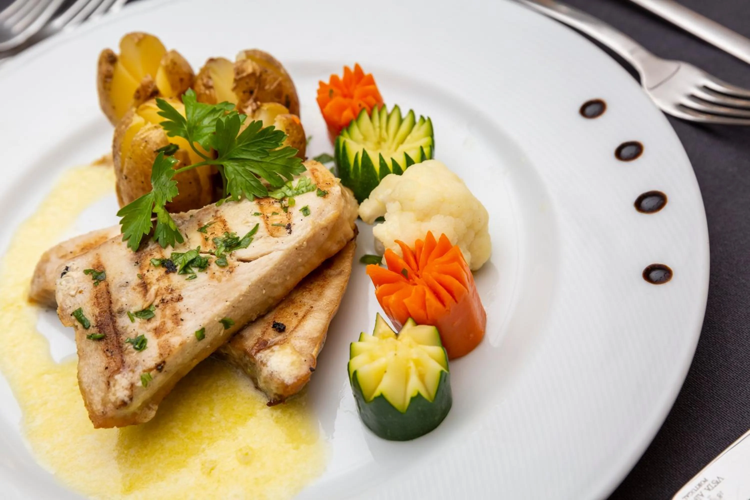 Food and drinks in Meliá Maputo Sky