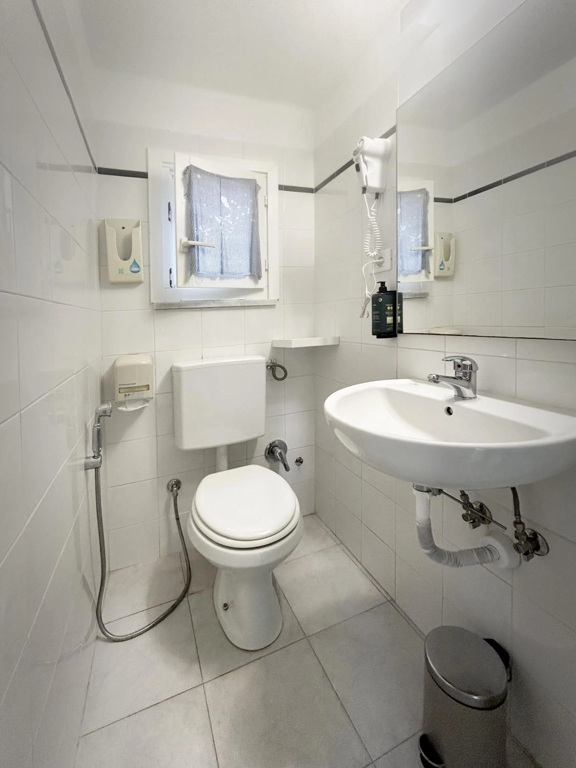 Toilet in Hotel Meublè Agavi