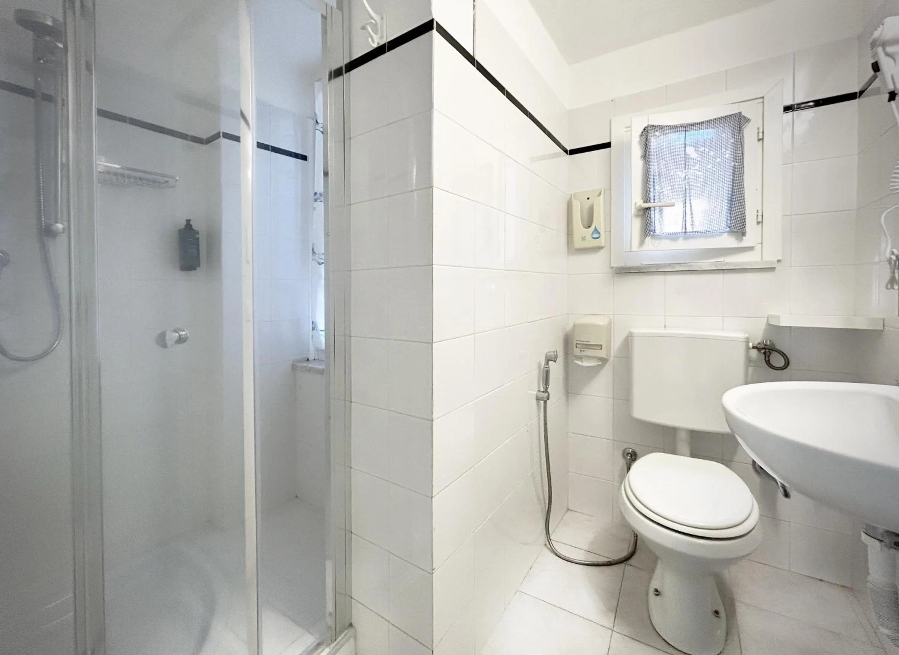 Shower in Hotel Meublè Agavi