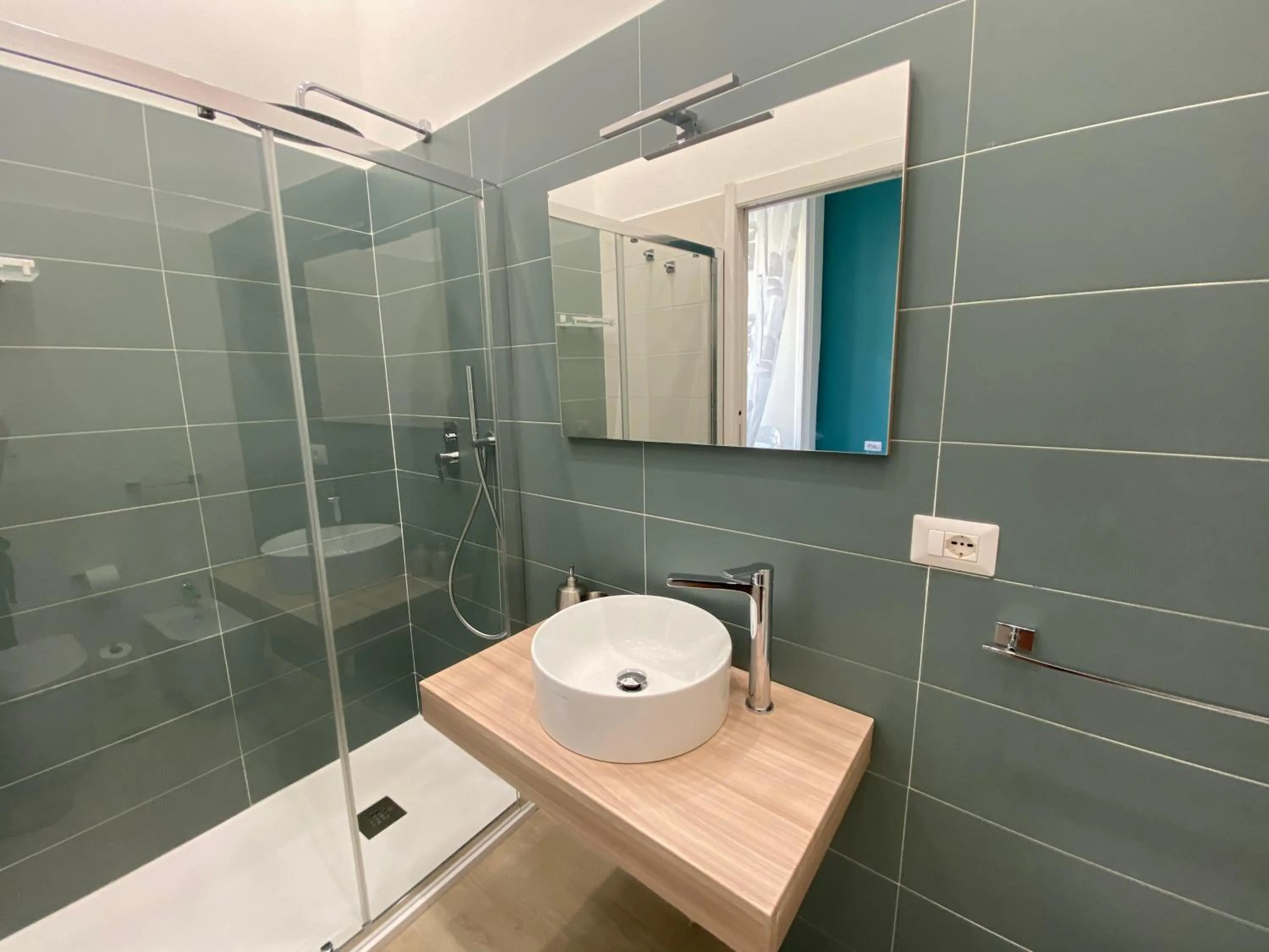 Shower in Sun Art Naples Rooms