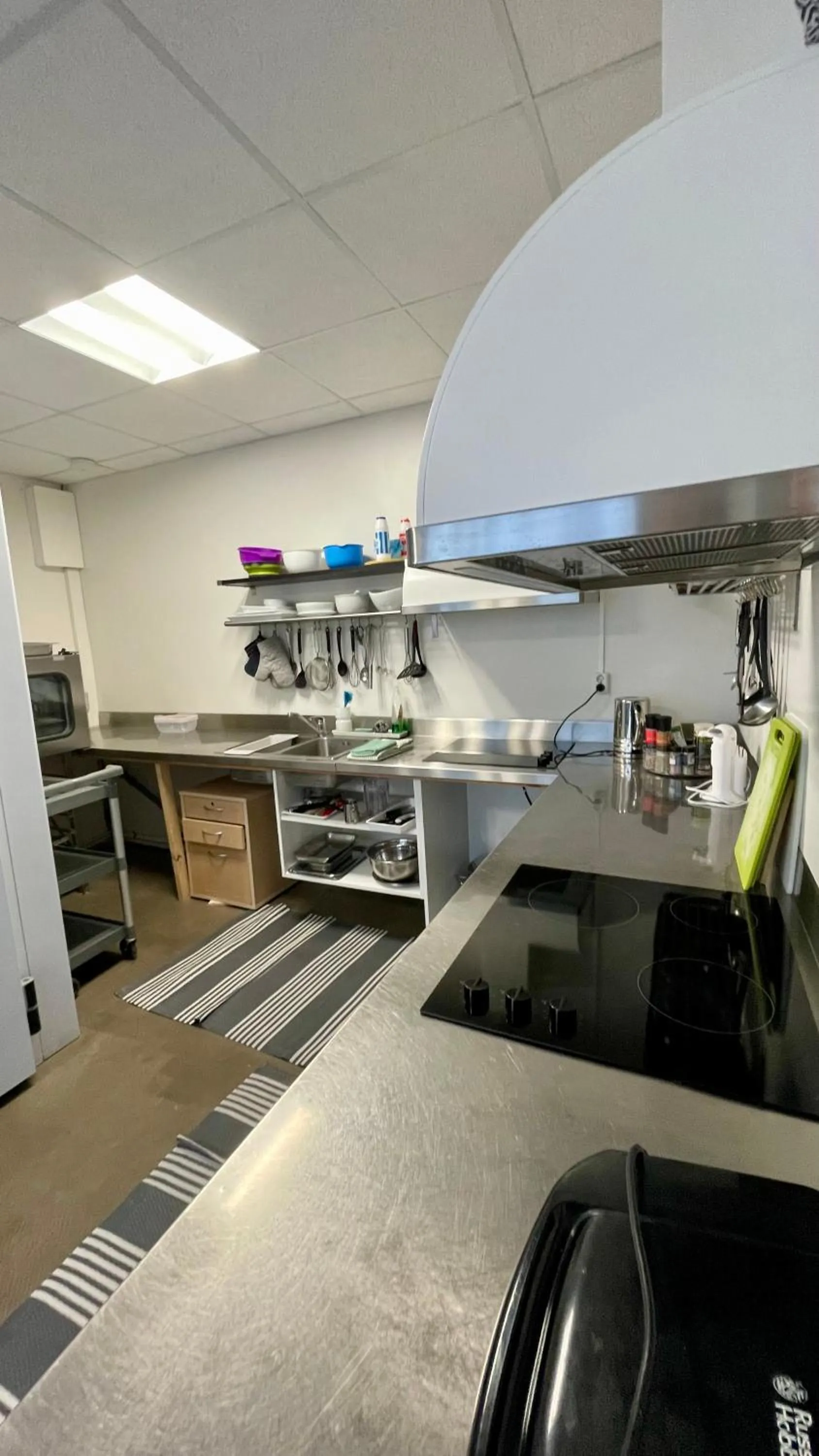 kitchen in Hafnarstræti Hostel