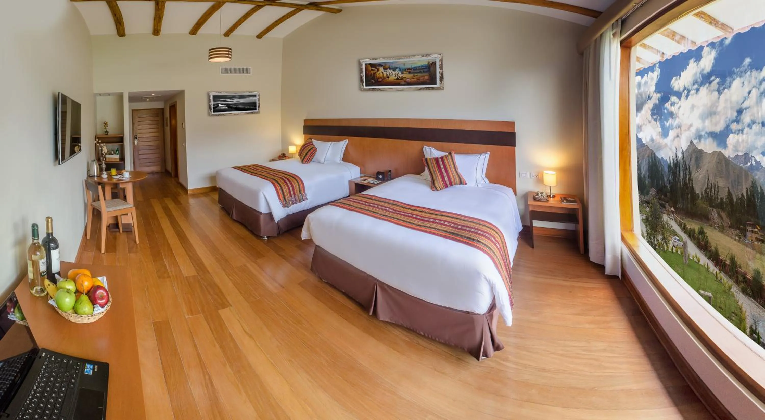 Photo of the whole room, Bed in Taypikala Deluxe Valle Sagrado