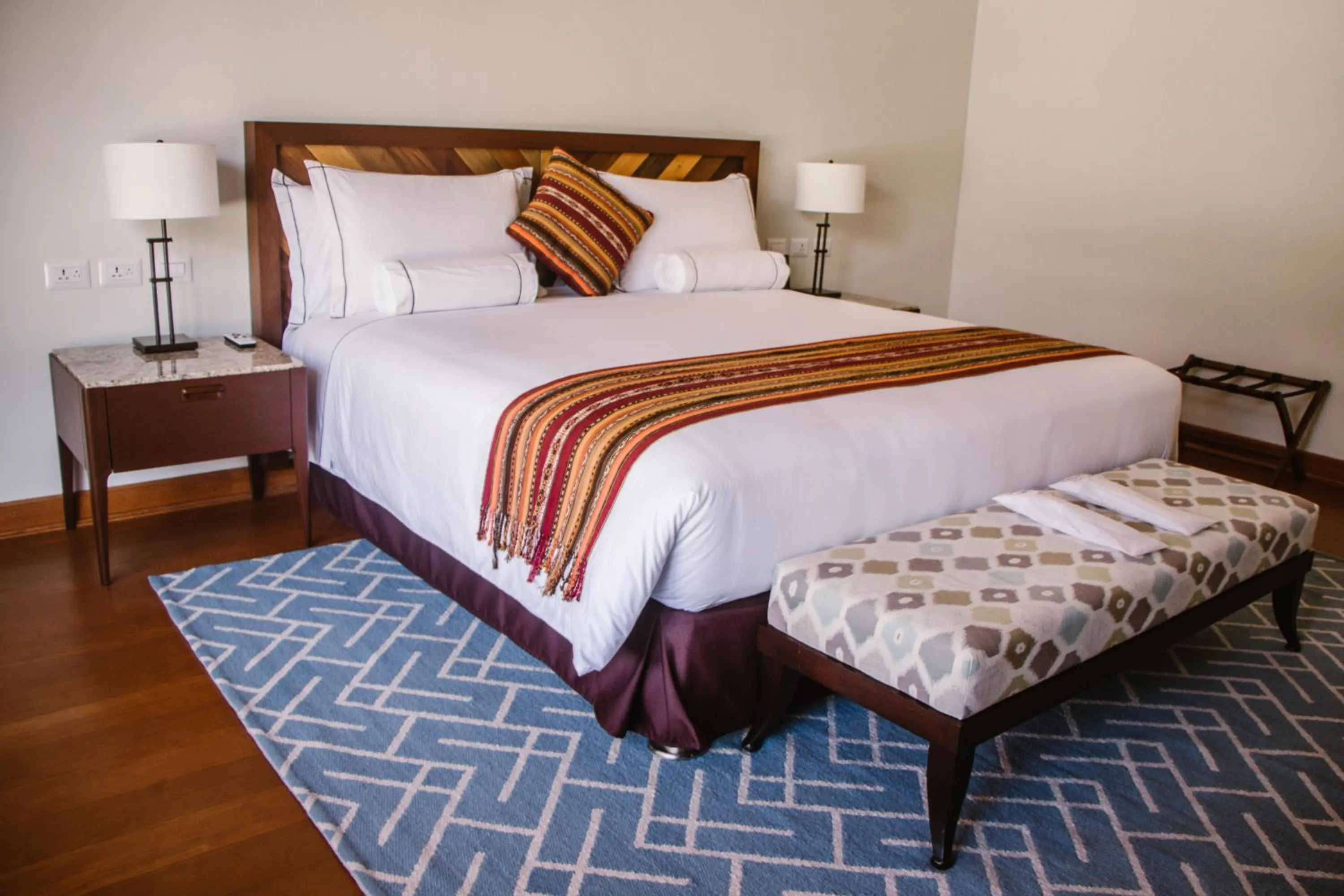 Photo of the whole room, Bed in Taypikala Deluxe Valle Sagrado