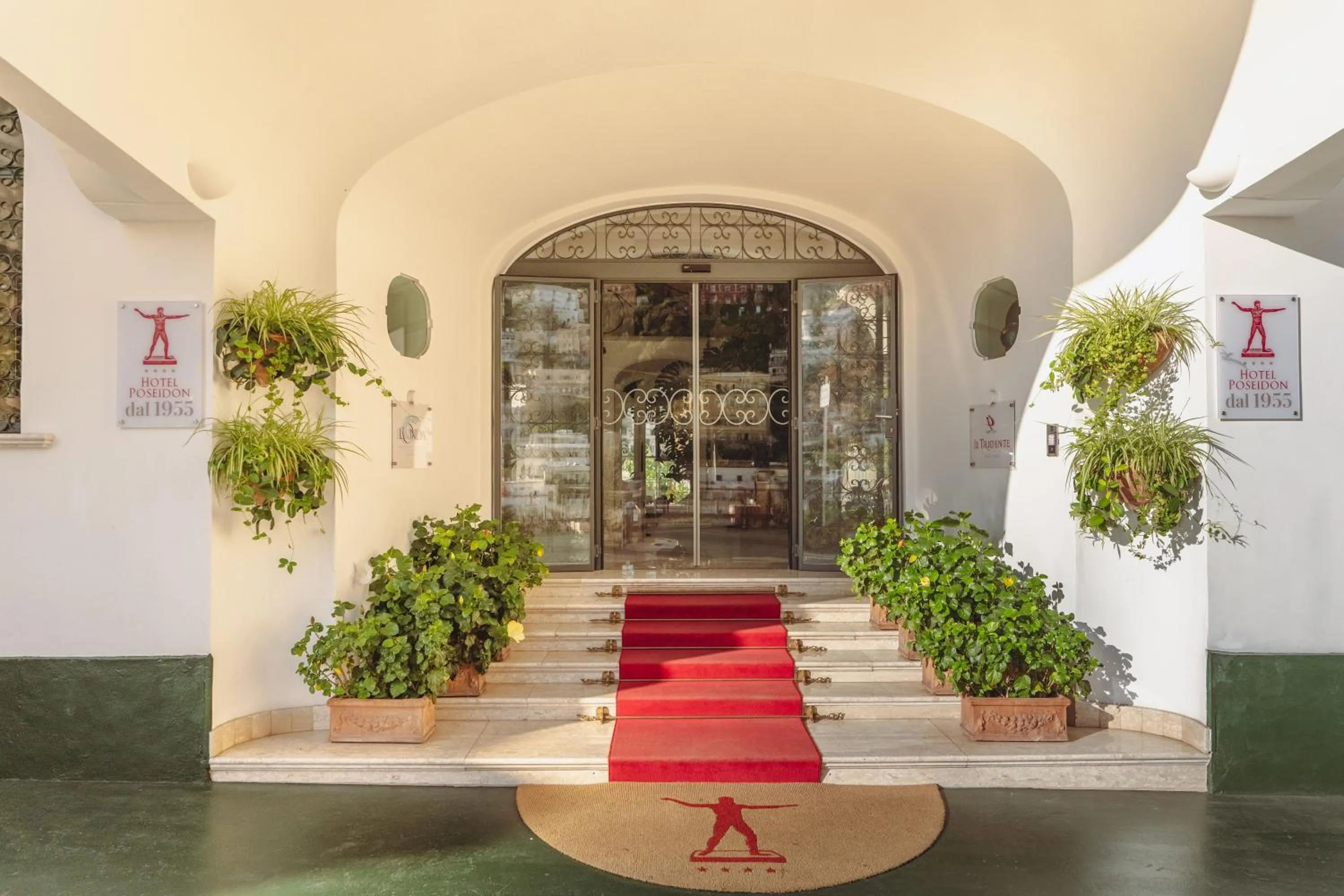 Facade/entrance in Hotel Poseidon