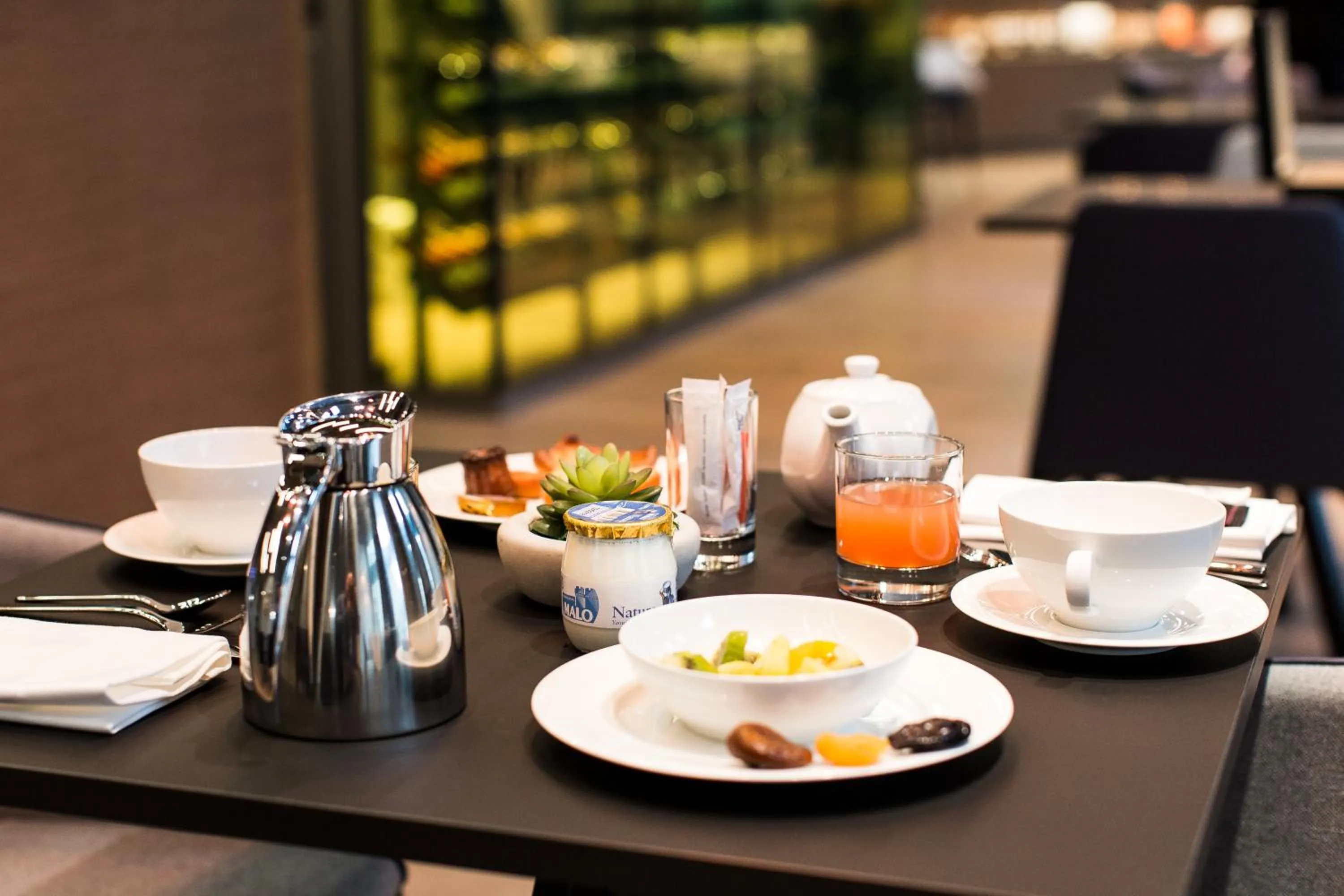 Buffet breakfast in Golden Tulip Saint Malo– Le Grand Bé
