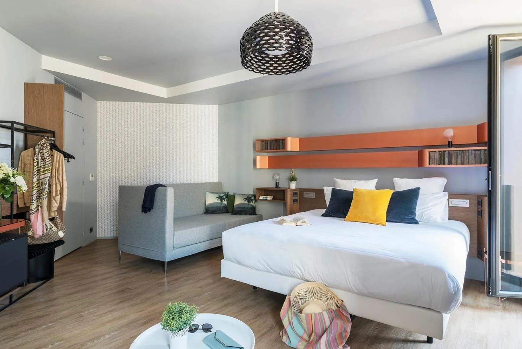 People in Golden Tulip Saint Malo– Le Grand Bé