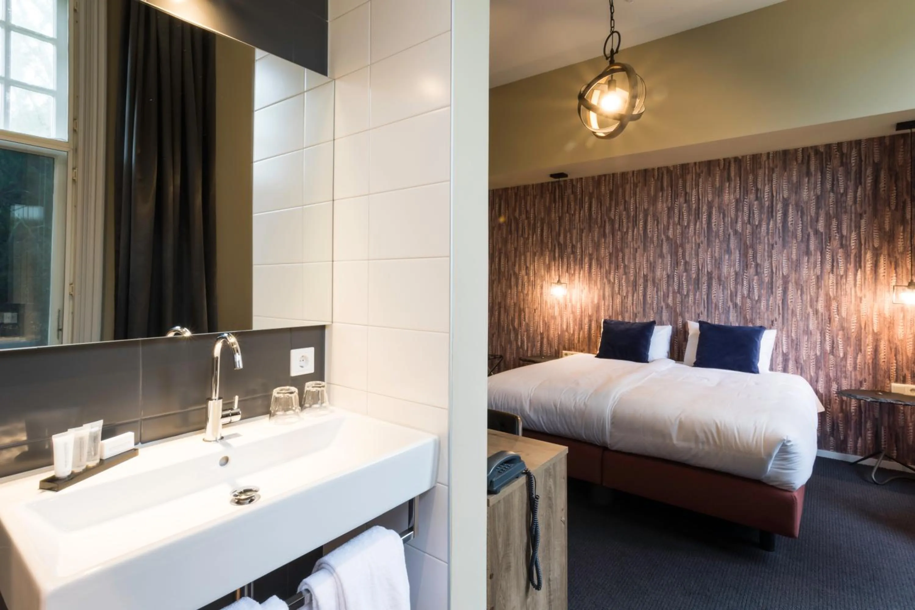 Bedroom, Bed in Rijksmonument Hotel de Sprenck - including free private parking