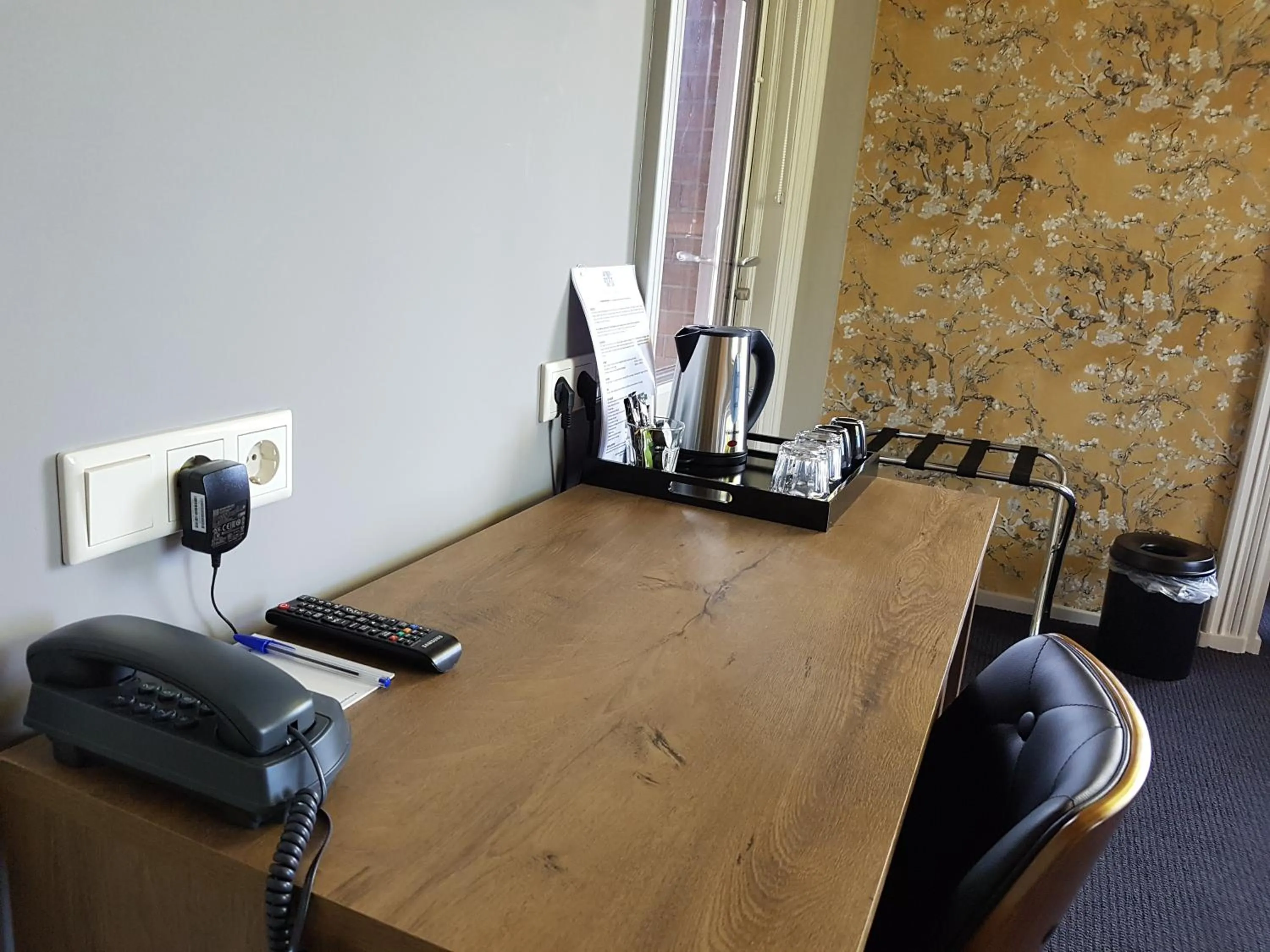 Coffee/tea facilities in Rijksmonument Hotel de Sprenck - including free private parking