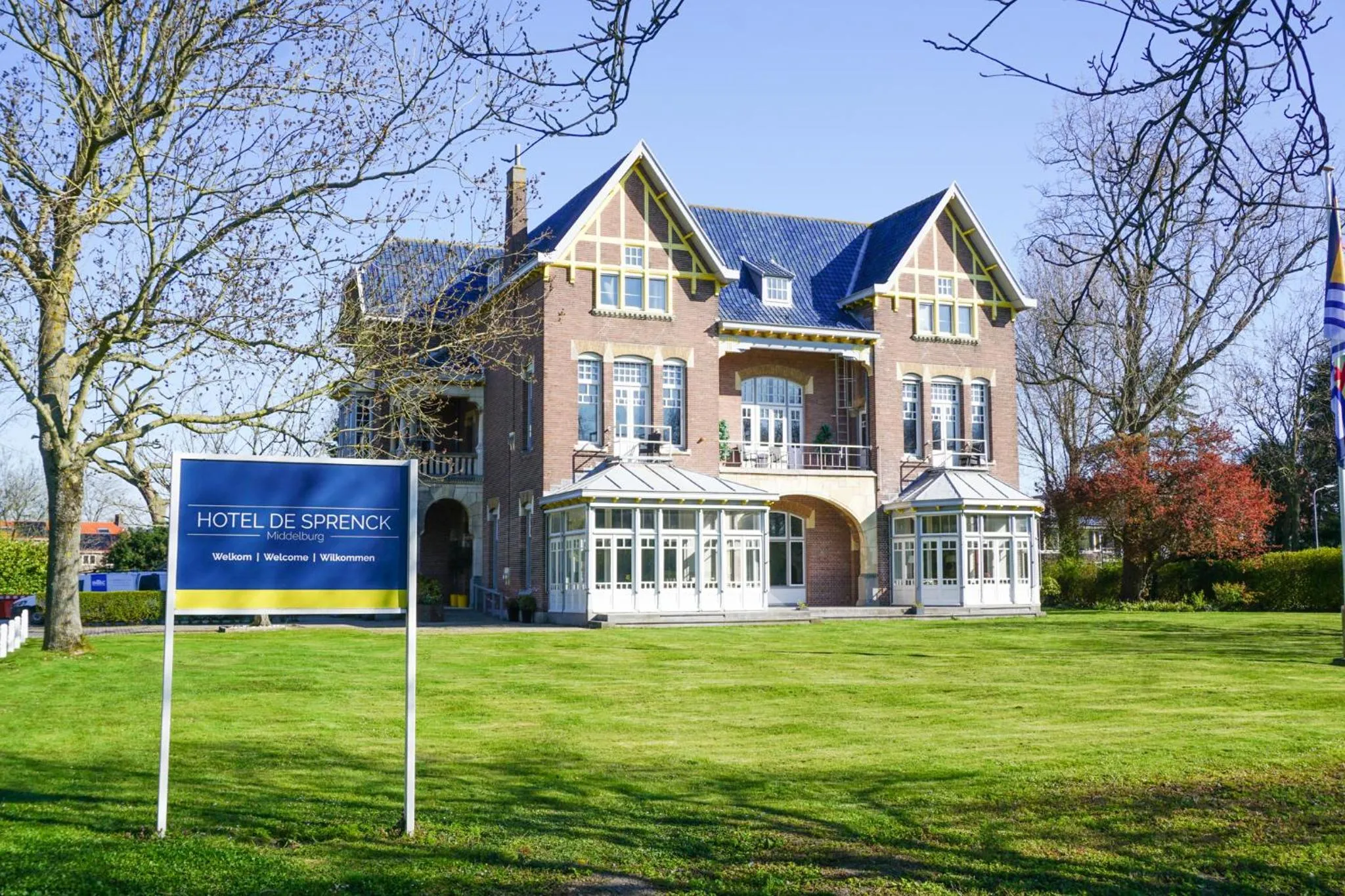 Property building in Rijksmonument Hotel de Sprenck - including free private parking