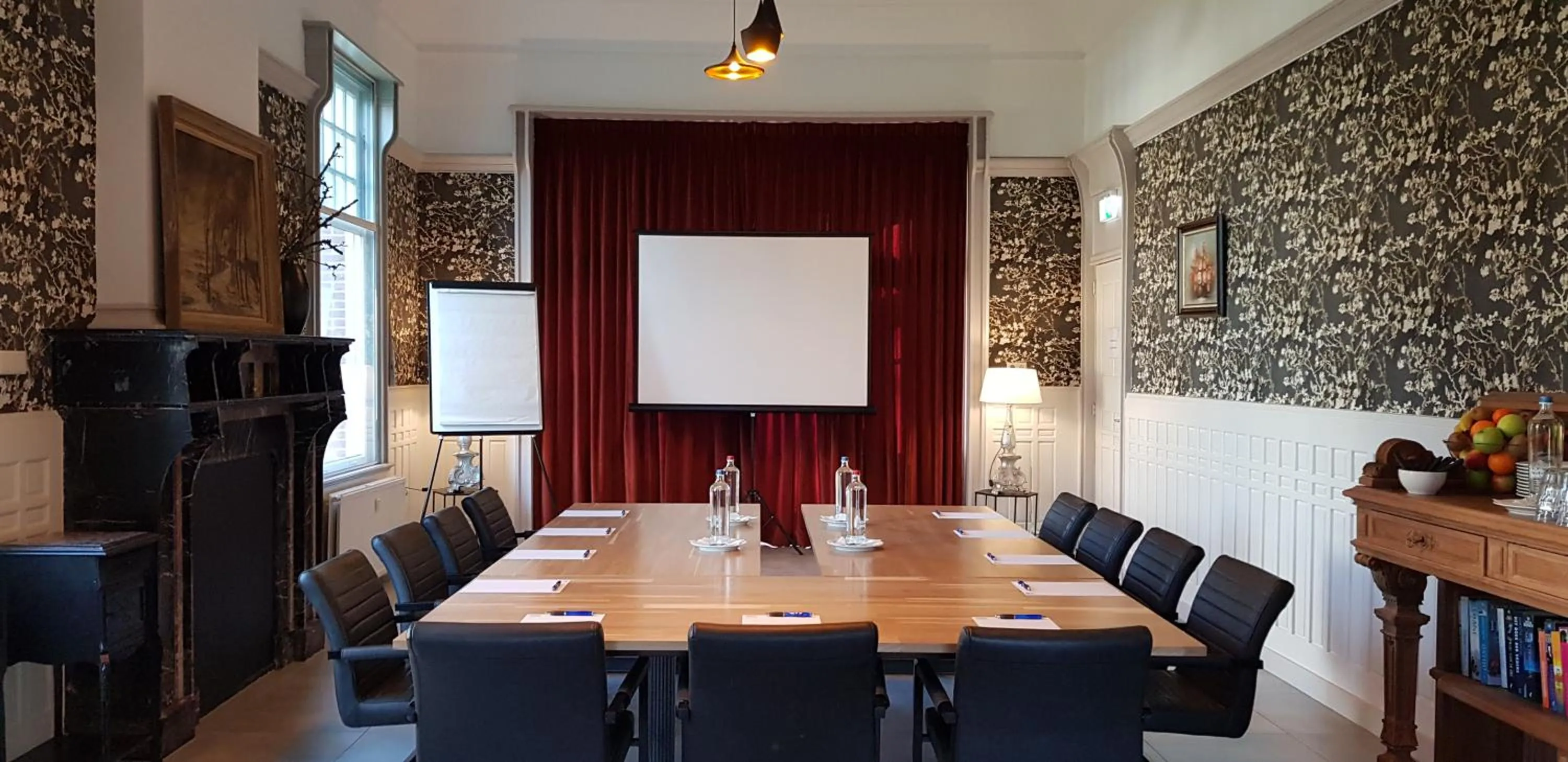 Meeting/conference room in Rijksmonument Hotel de Sprenck - including free private parking