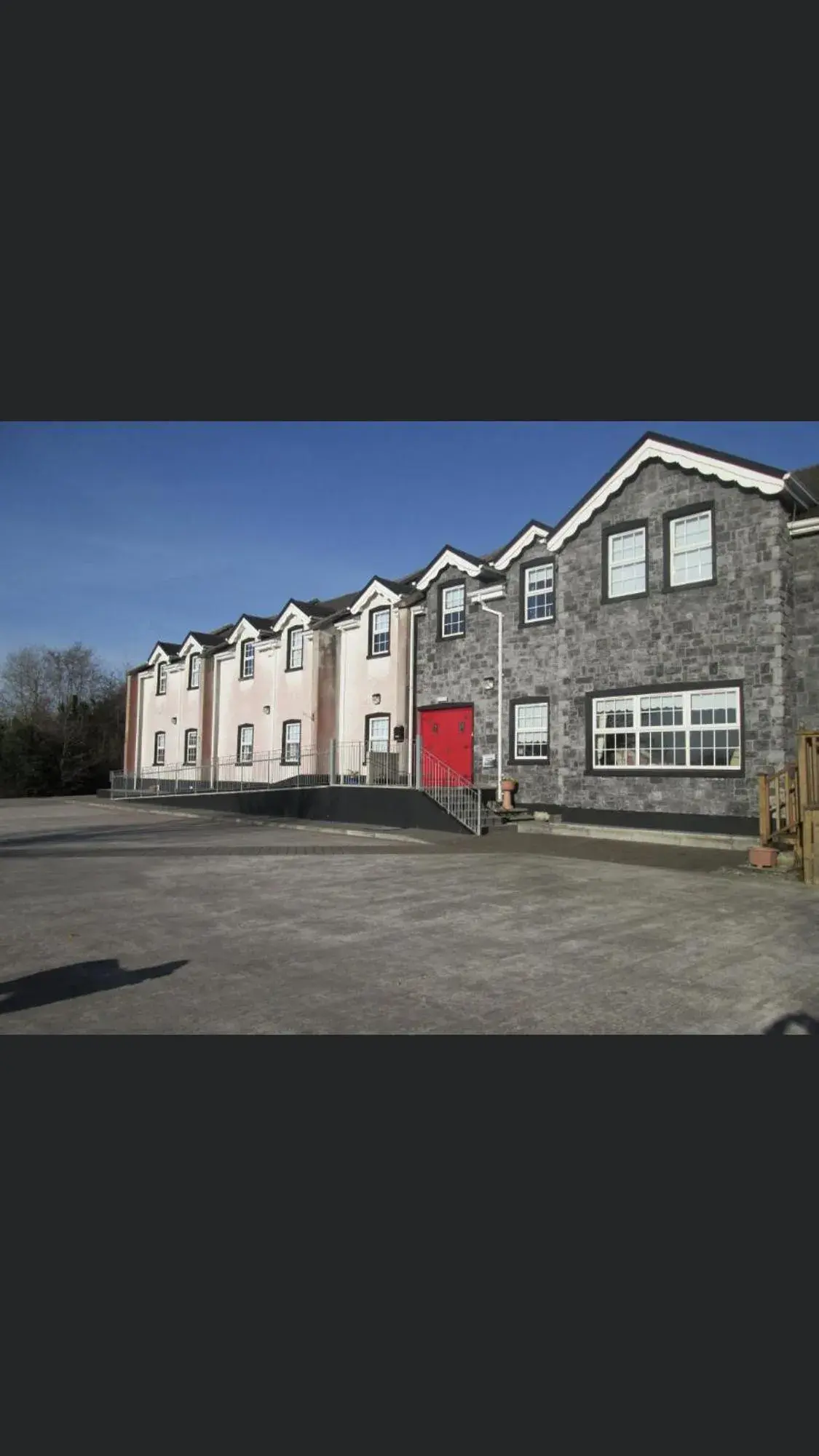 Property building in Melvin Country House Property building in Melvin Country House