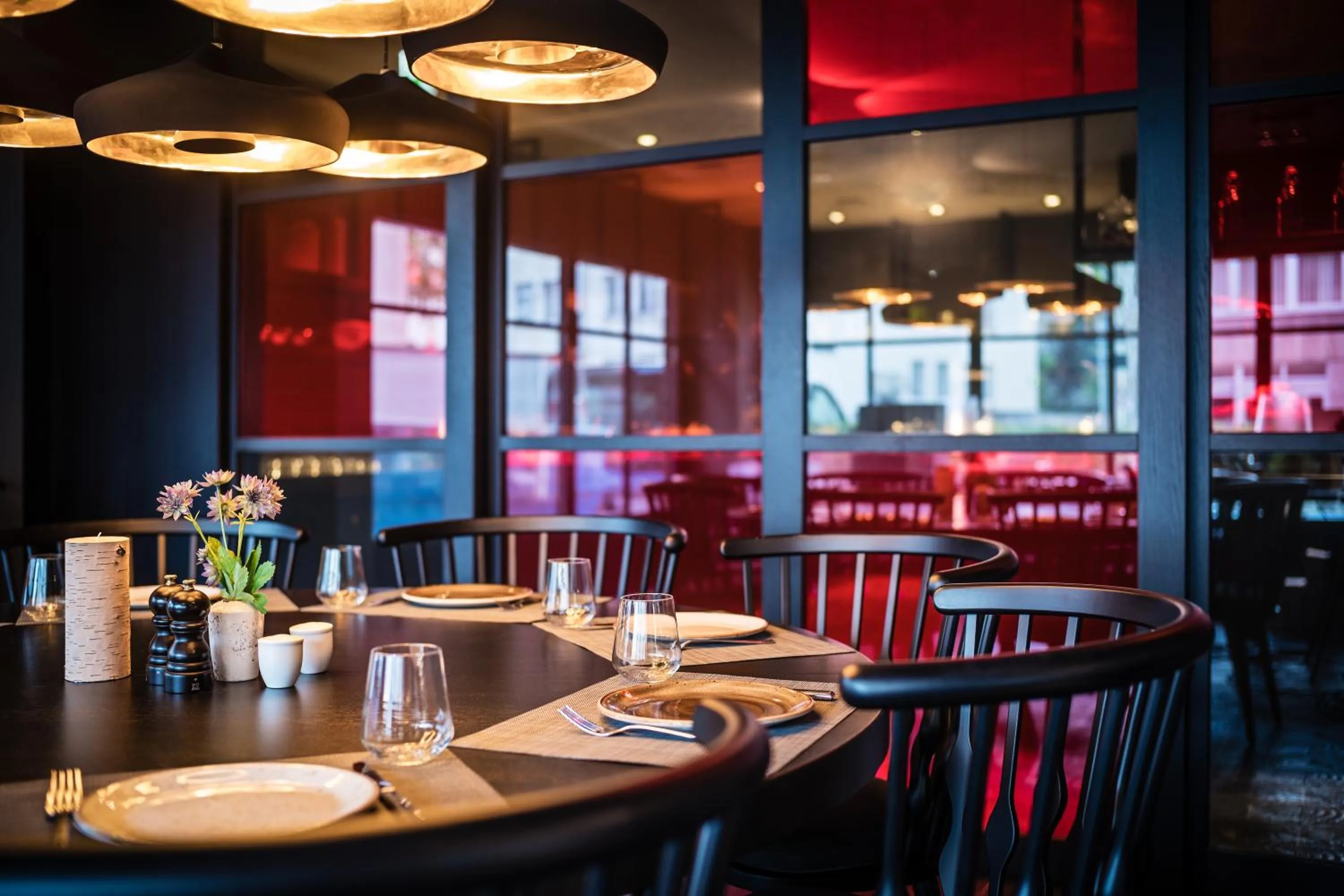 Restaurant/places to eat in SAKS Urban Design Hotel Frankfurt