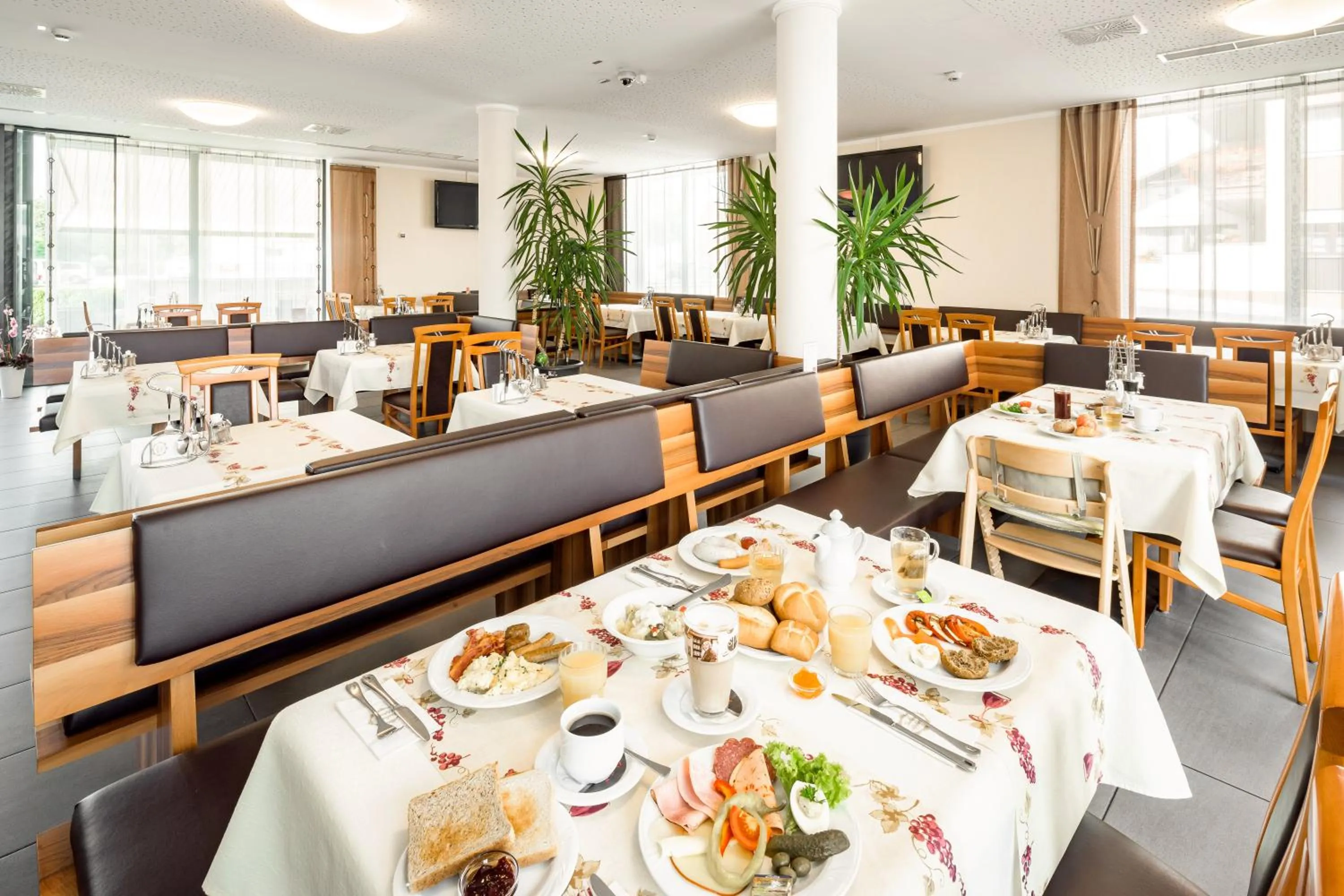 Restaurant/places to eat in Hotel Bettstadl