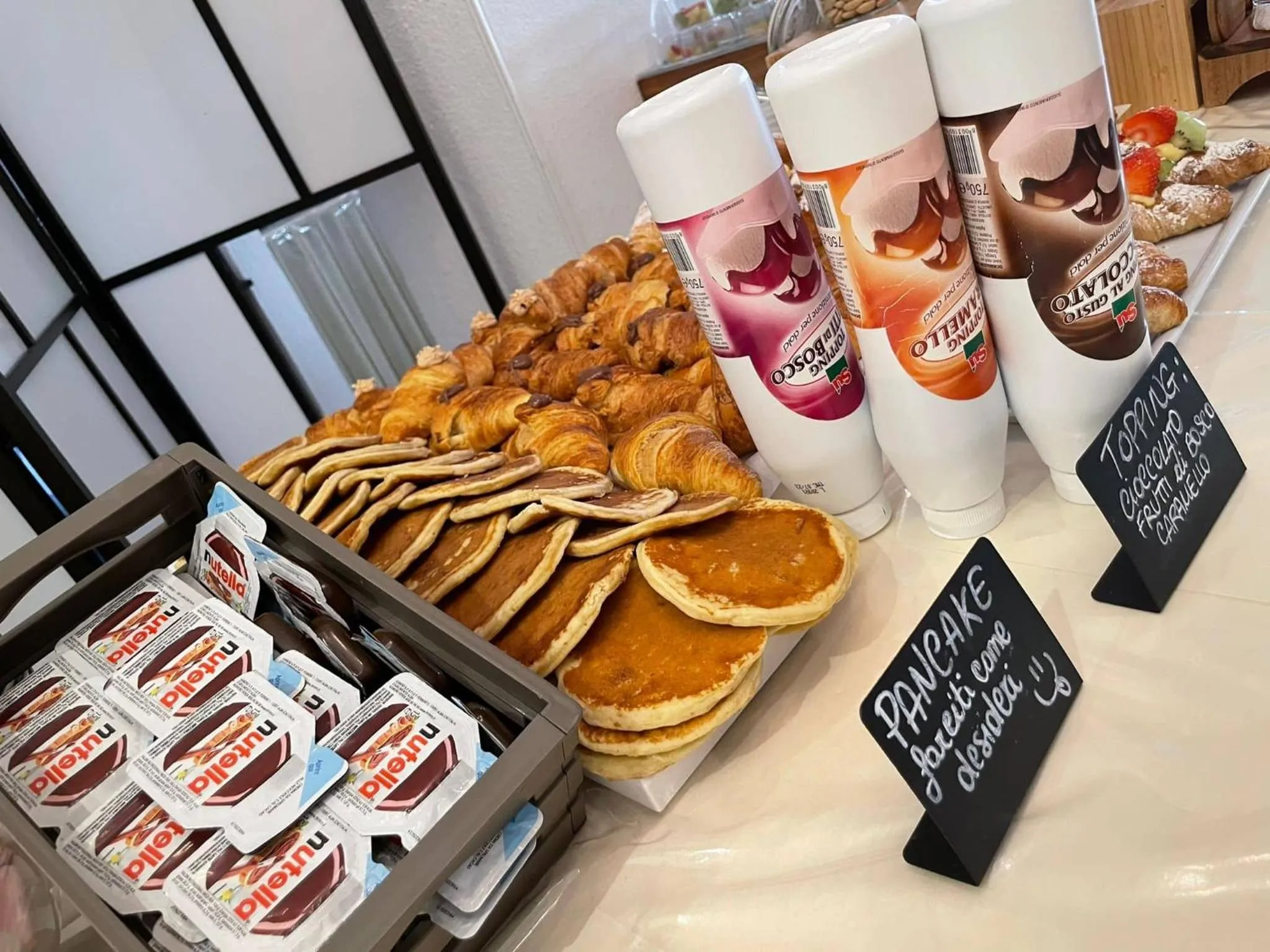 Restaurant/places to eat in Hotel Bellini