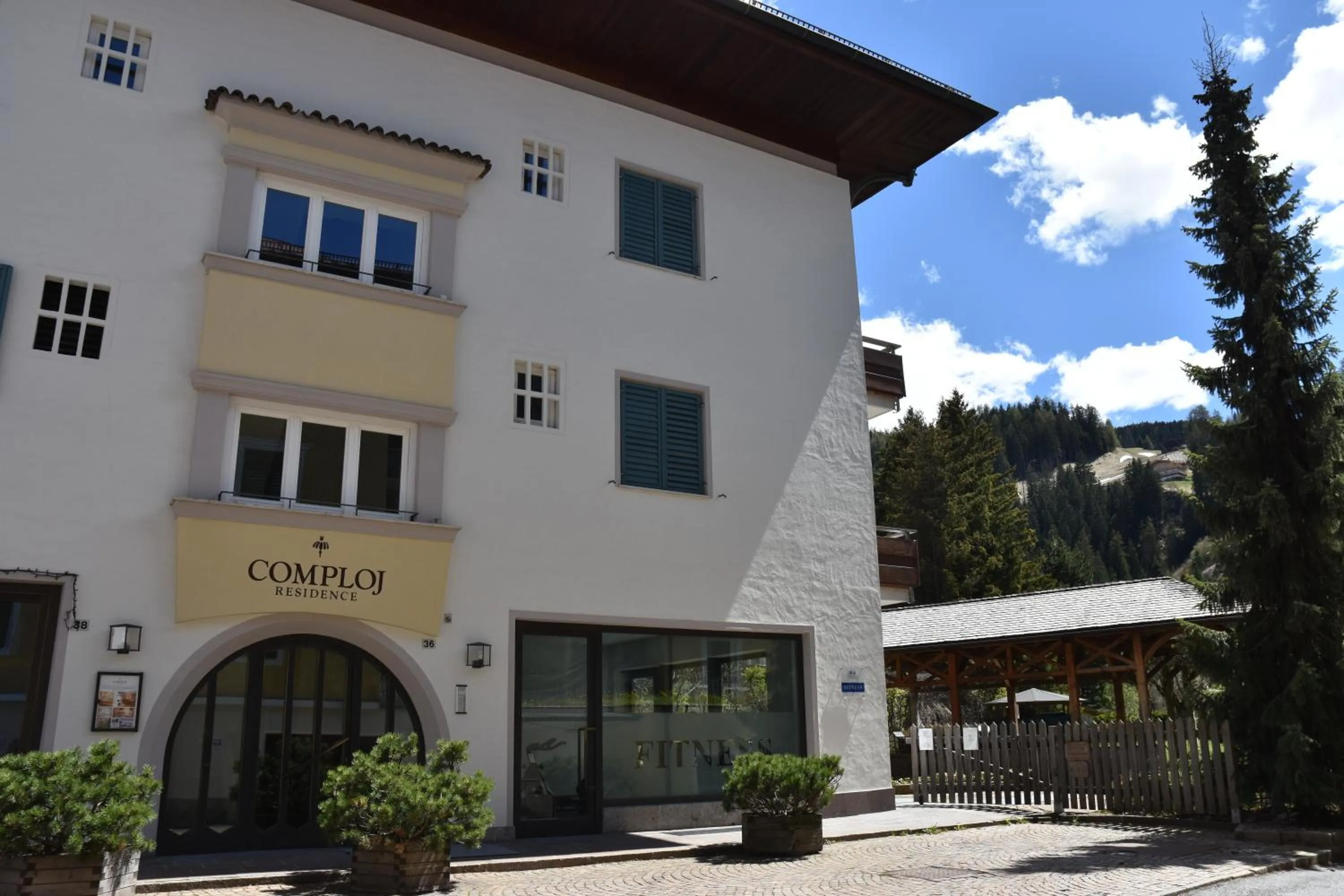 Property building in Residence Comploj