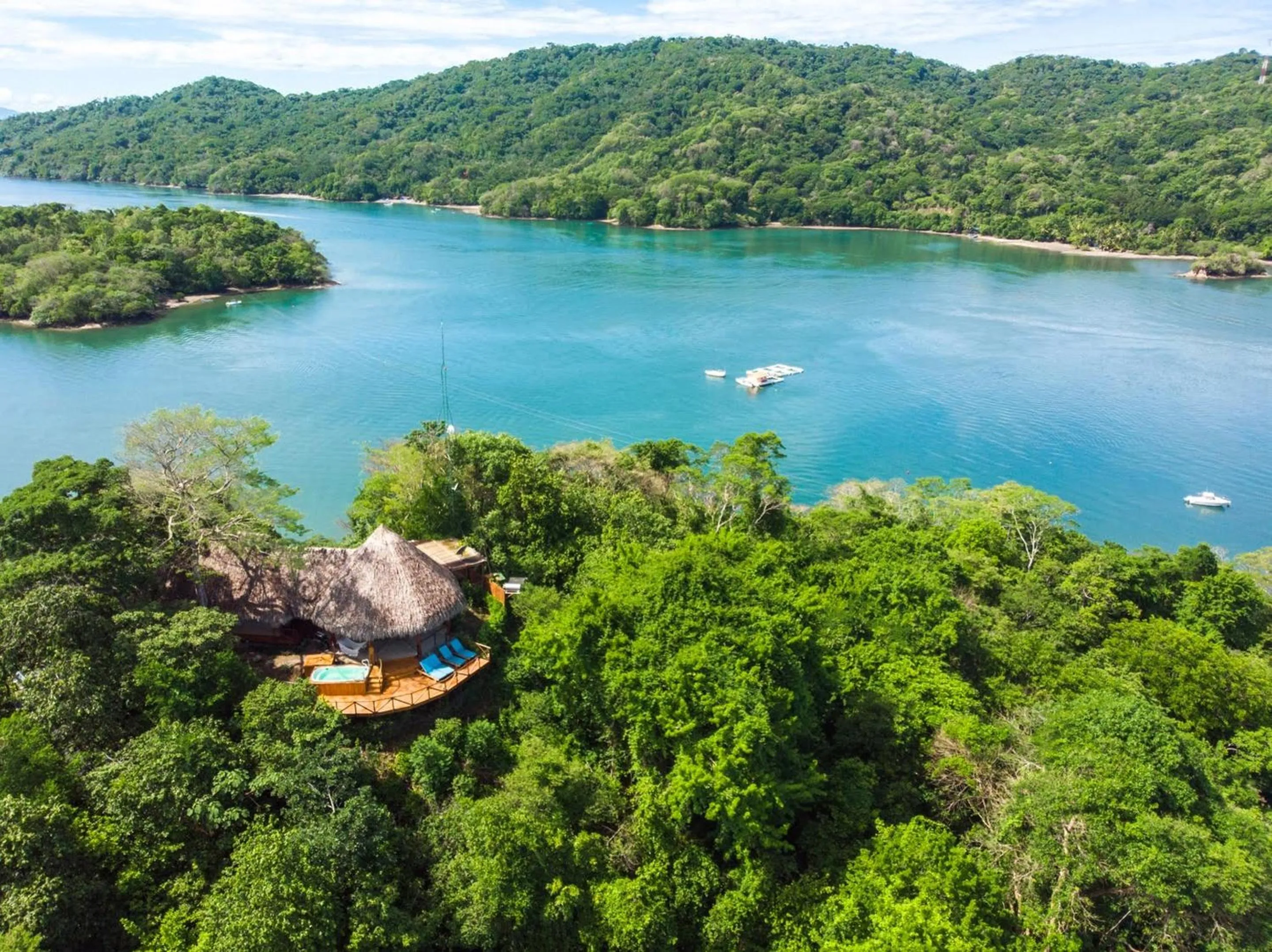 Natural landscape in Isla Chiquita Glamping Hotel