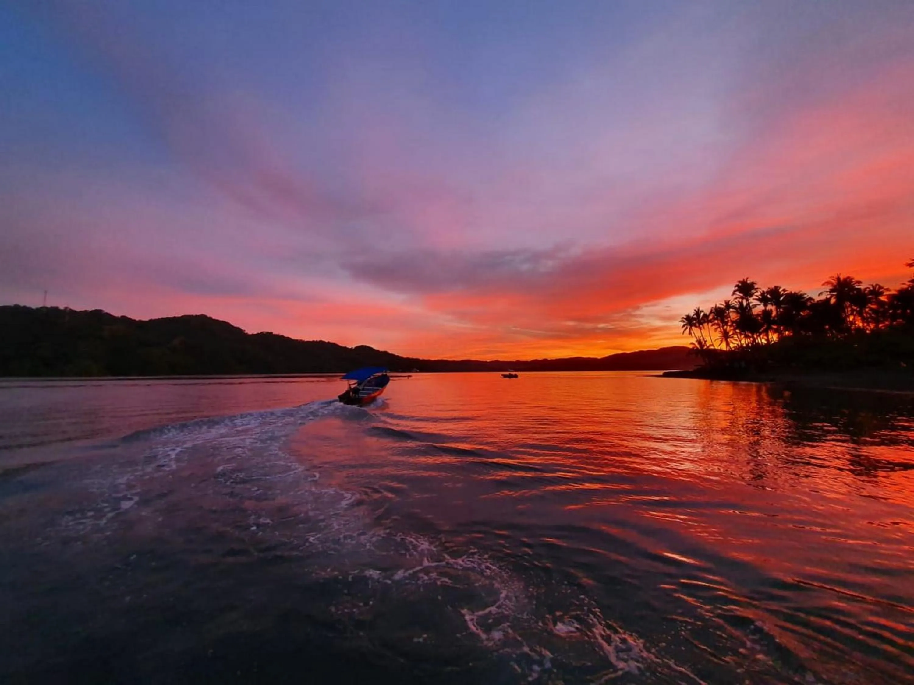 Sunset in Isla Chiquita Glamping Hotel