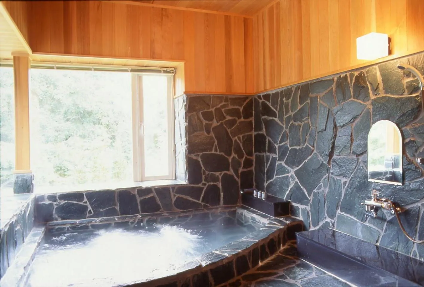 Spa and wellness centre/facilities in Canari