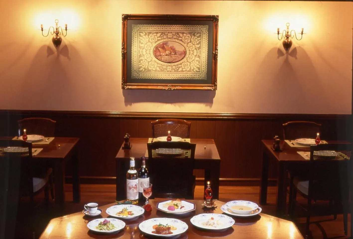 Restaurant/places to eat in Canari