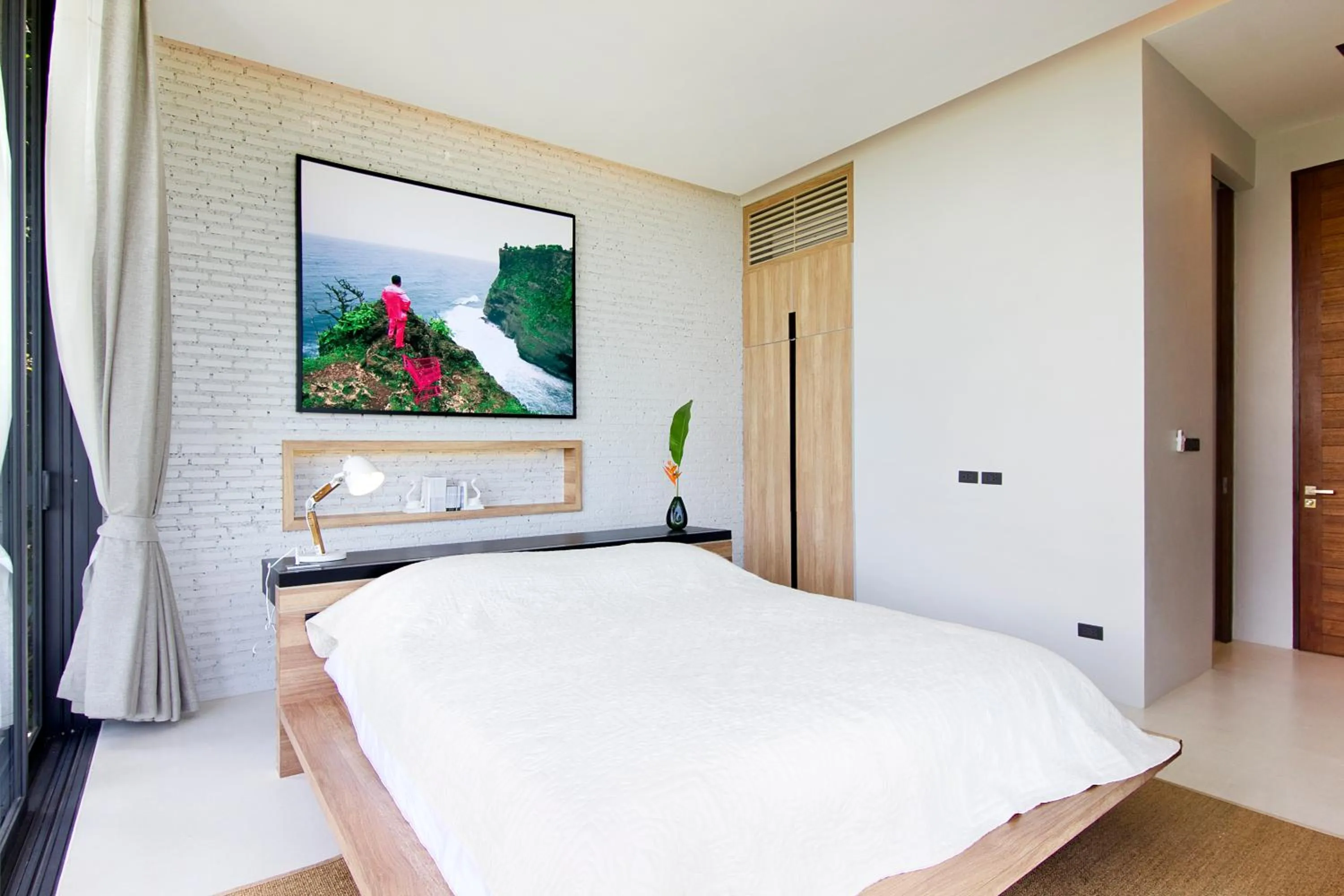 Bed in Luxury Sea and Sunset View 4BR 4BA Pool Villa