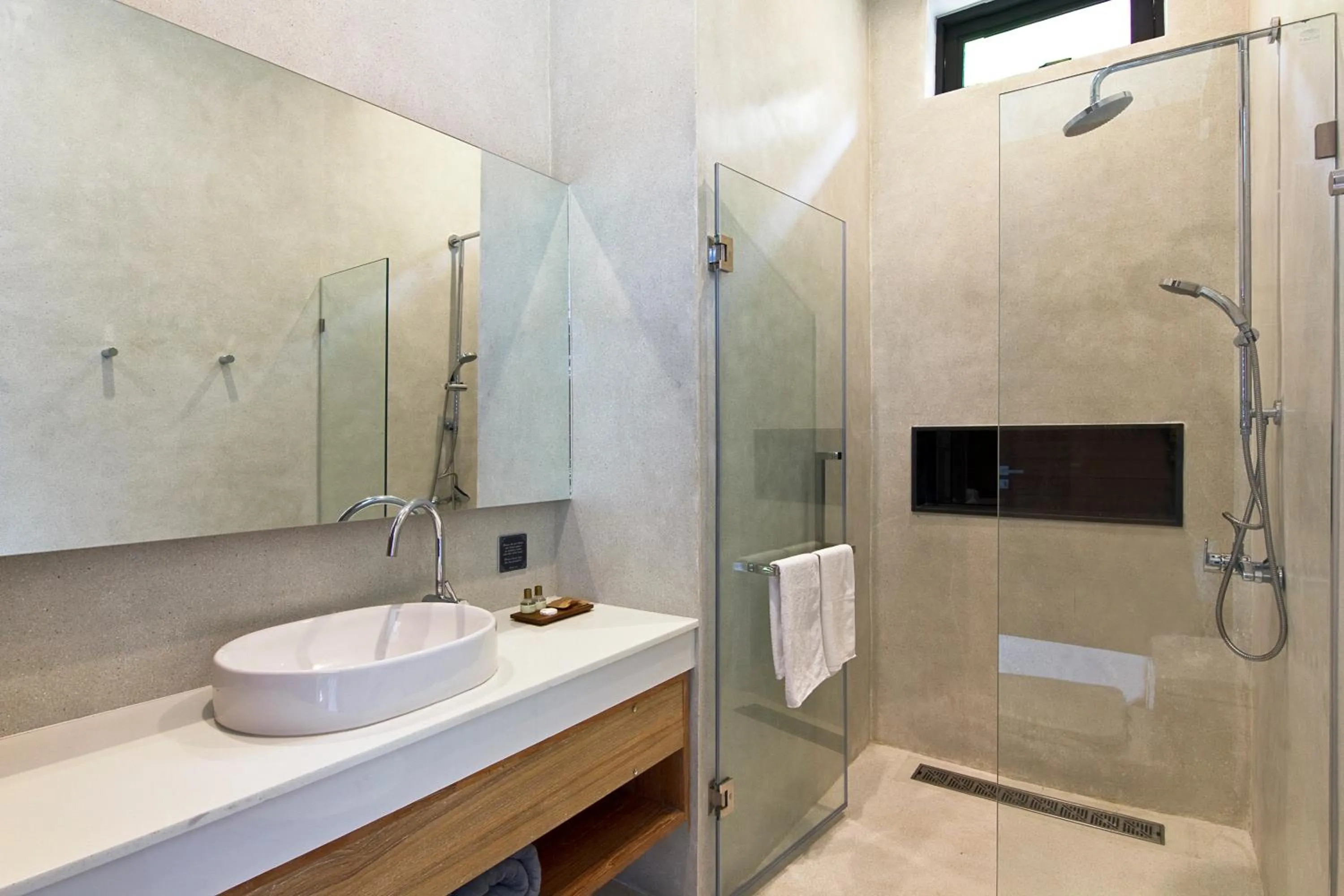 Shower in Luxury Sea and Sunset View 4BR 4BA Pool Villa