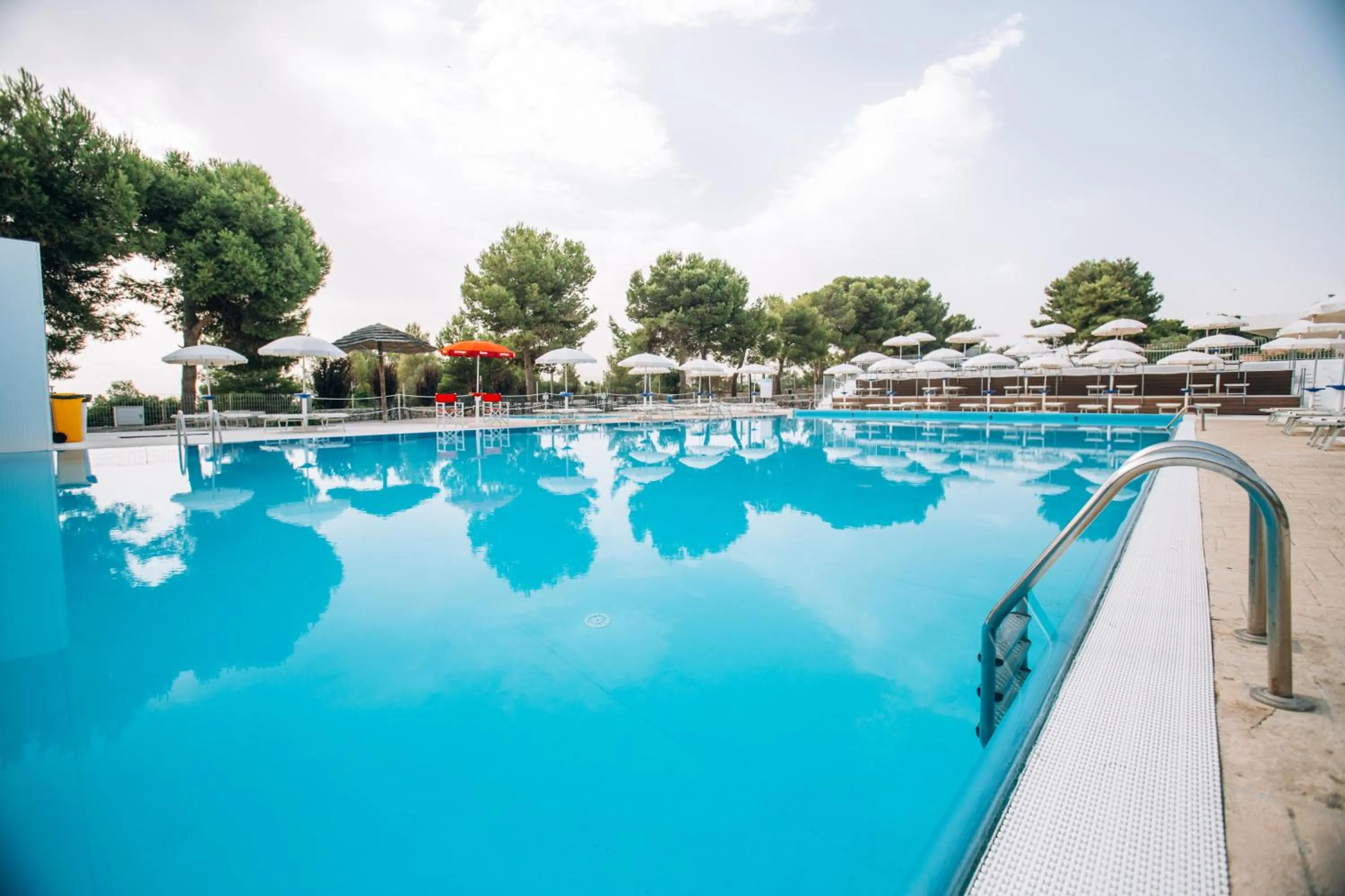 Swimming pool in Porto Giardino - CDSHotels