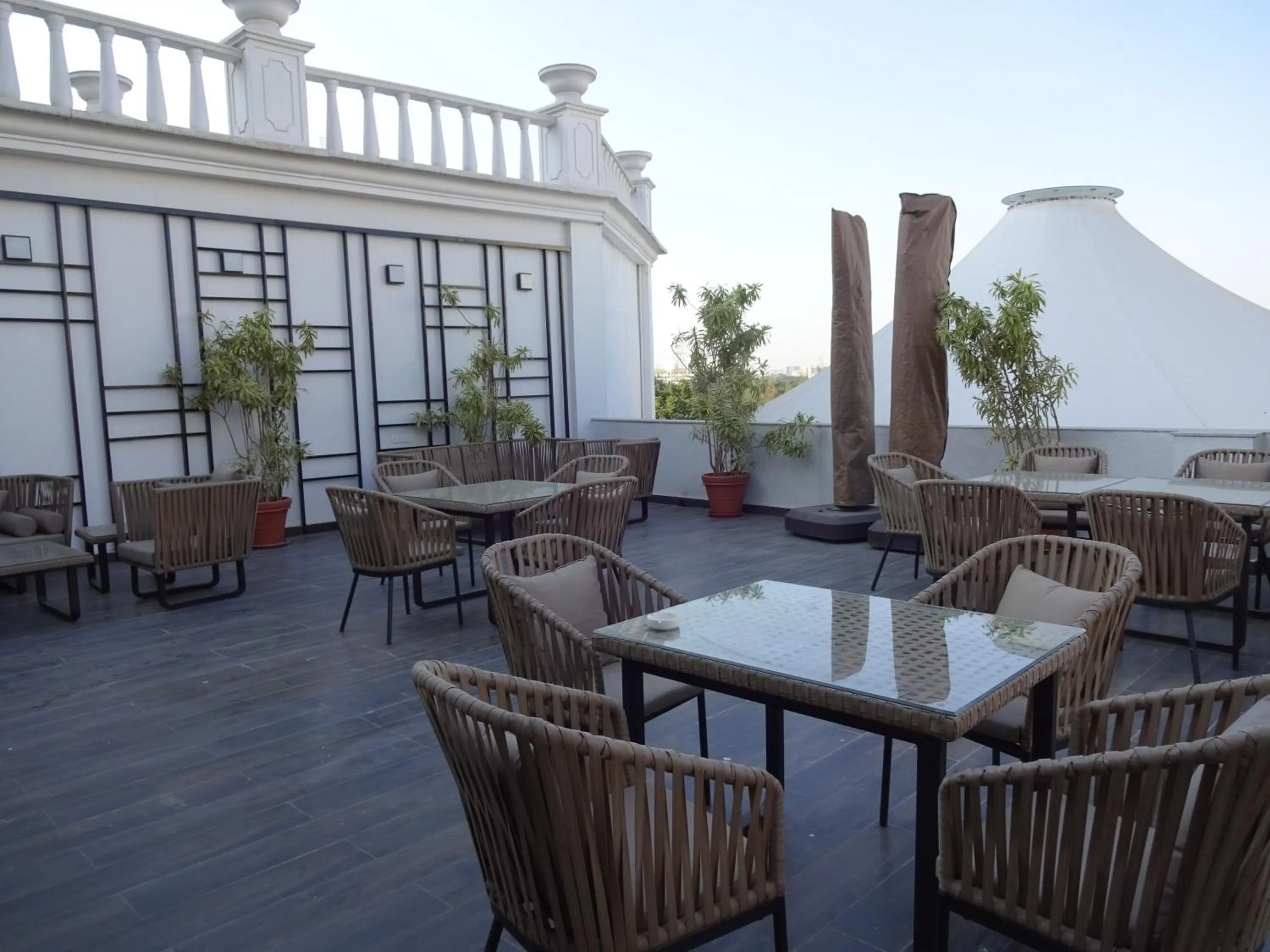 Restaurant/places to eat in Amanora The Fern Hotels & Club