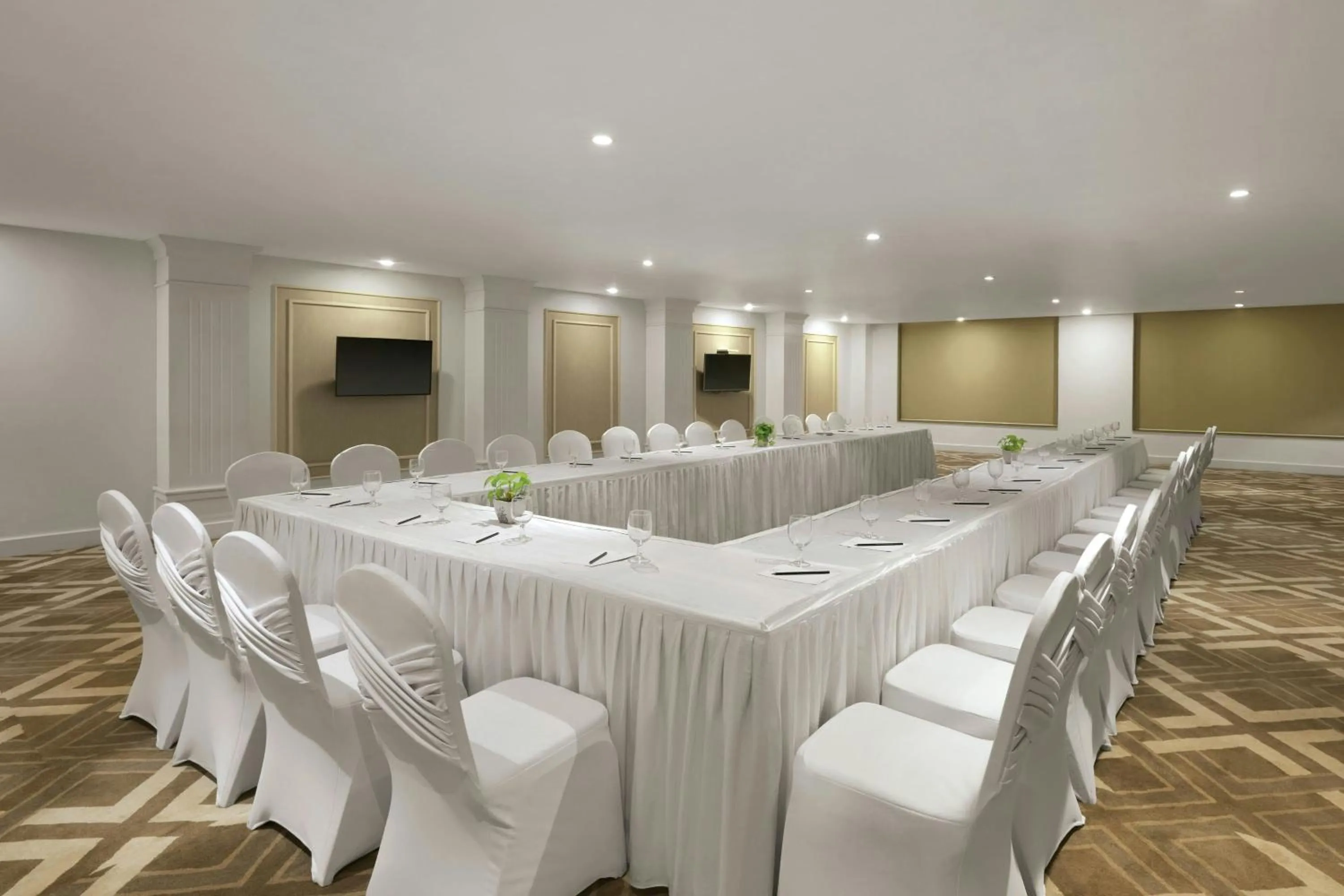Meeting/conference room in Amanora The Fern Pune, Series by Marriott
