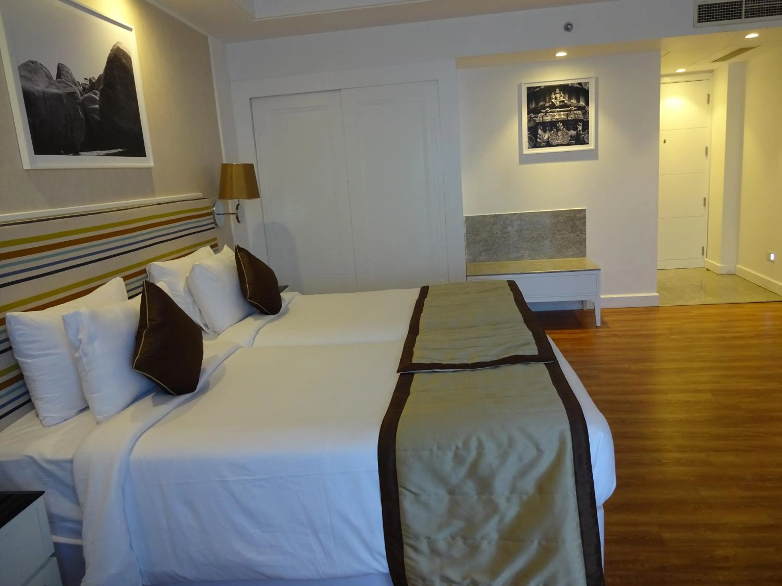 Bed in Amanora The Fern Hotels & Club