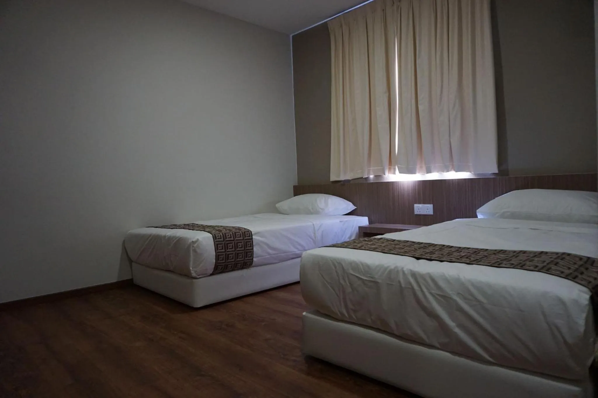 Photo of the whole room, Bed in Yew Hotel