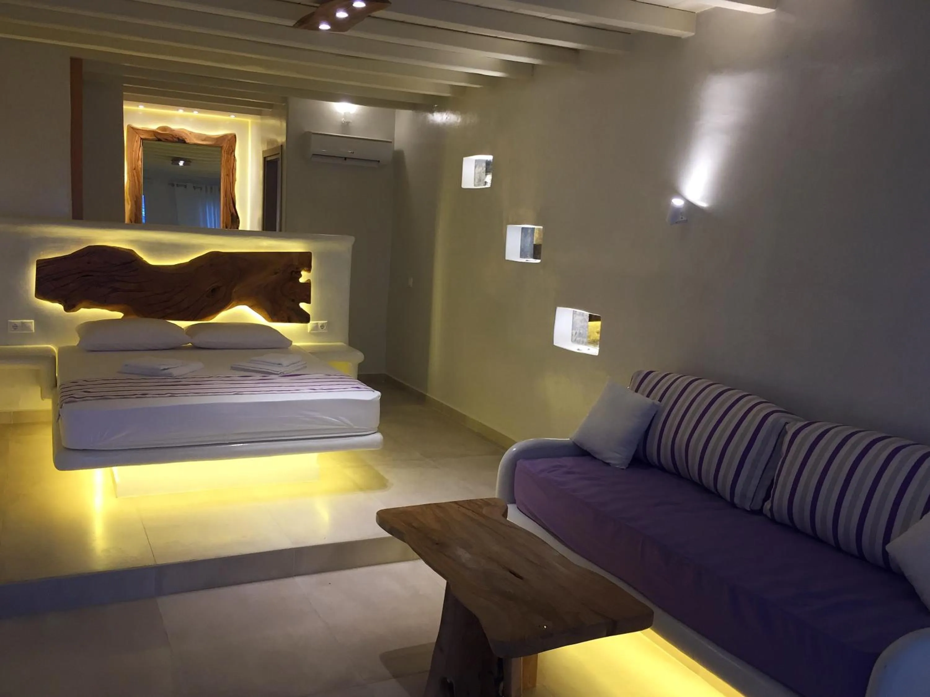 Photo of the whole room in Eternal Suites