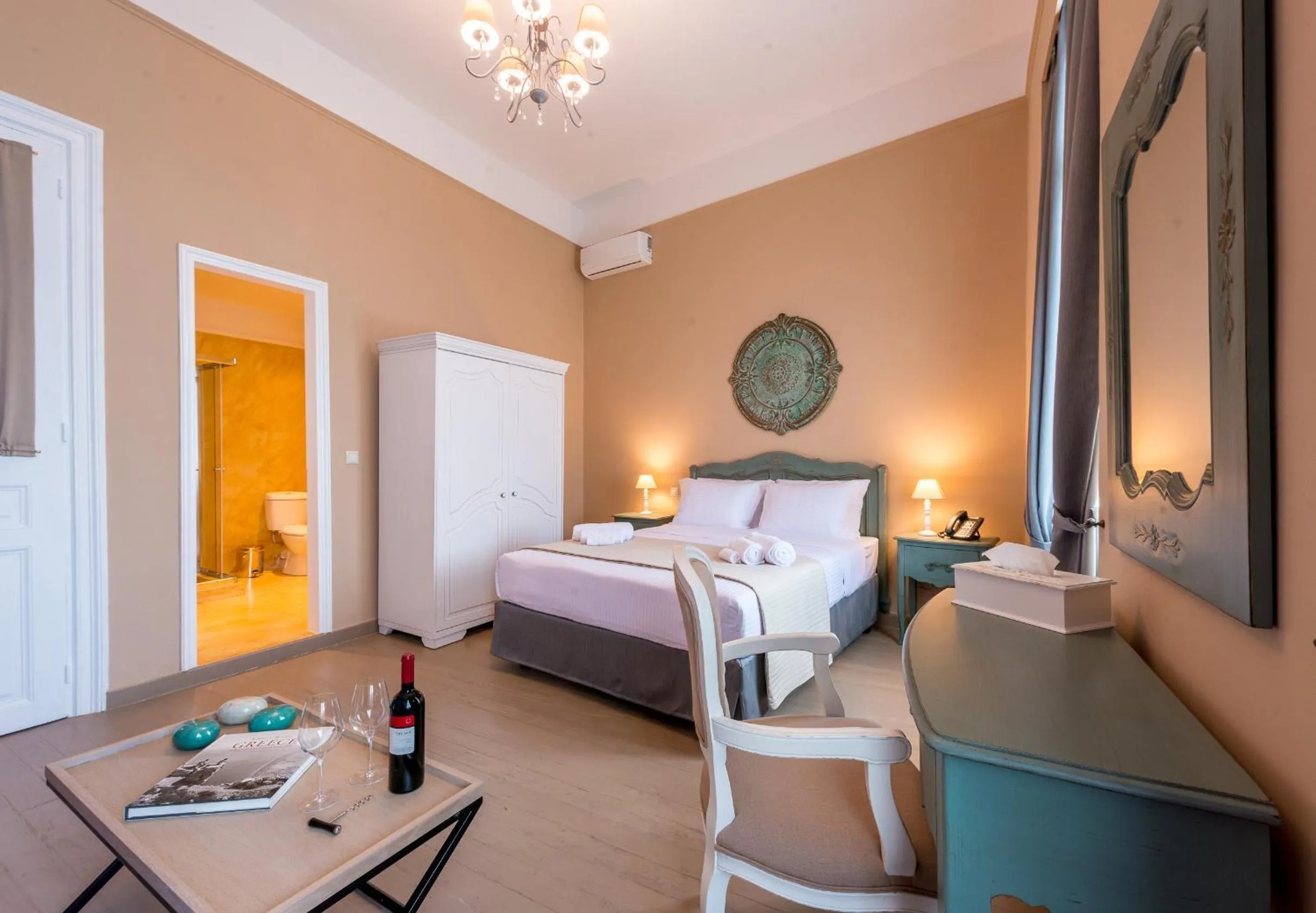 Bedroom, Bed in Palladian Home