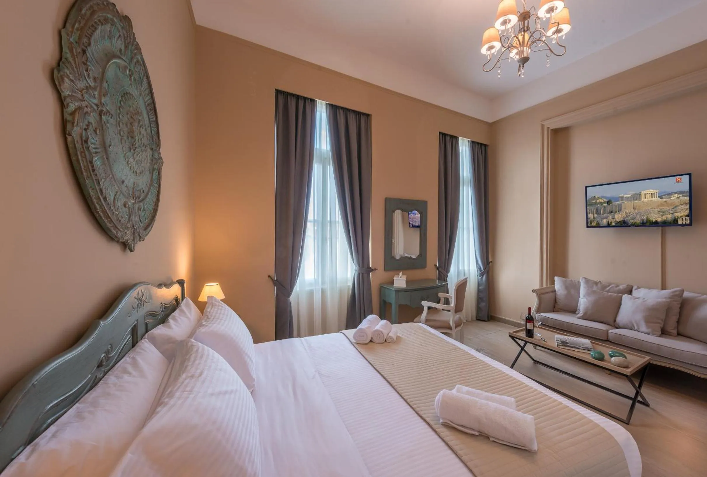 Bedroom, Bed in Palladian Home