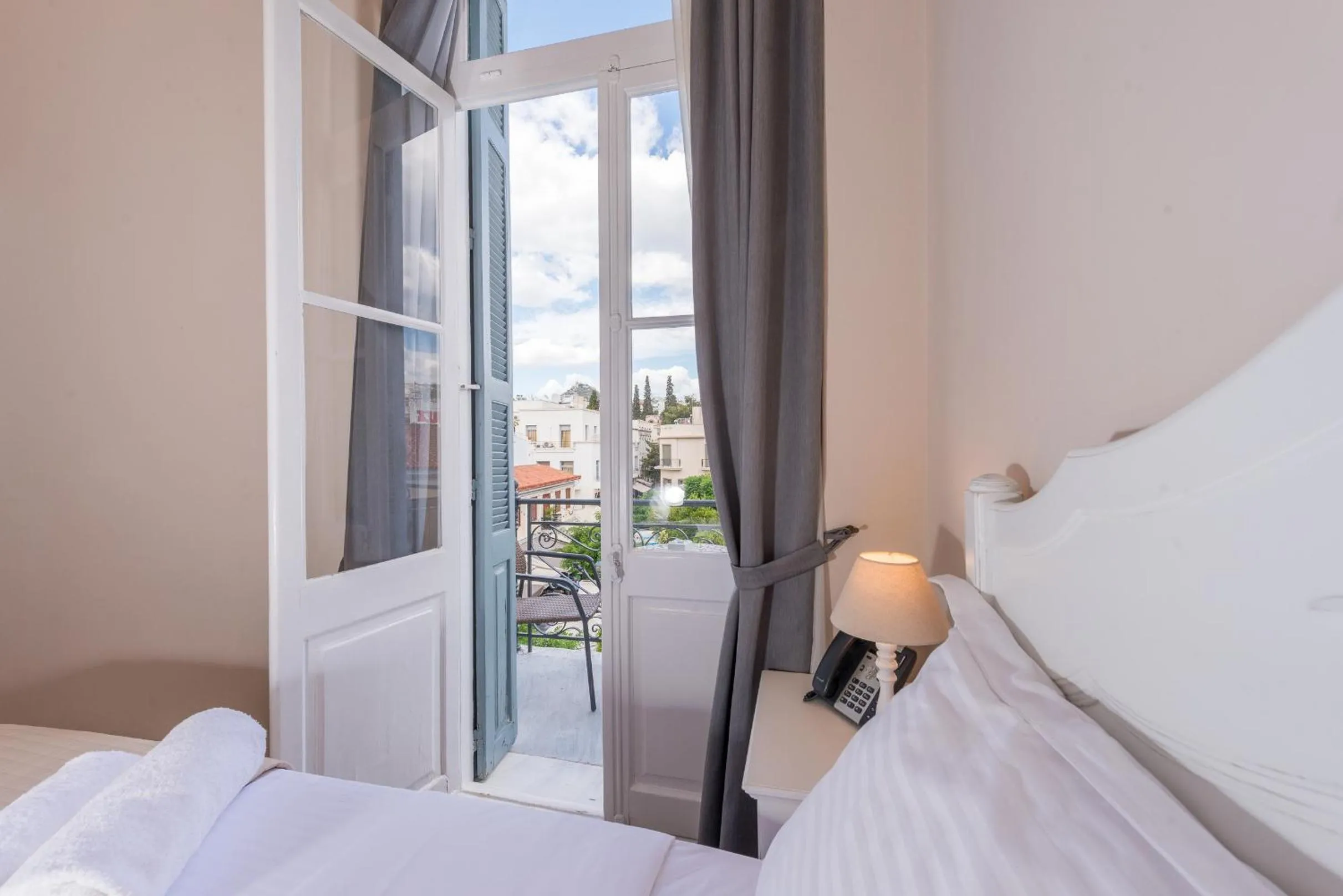 City view, Bed in Palladian Home