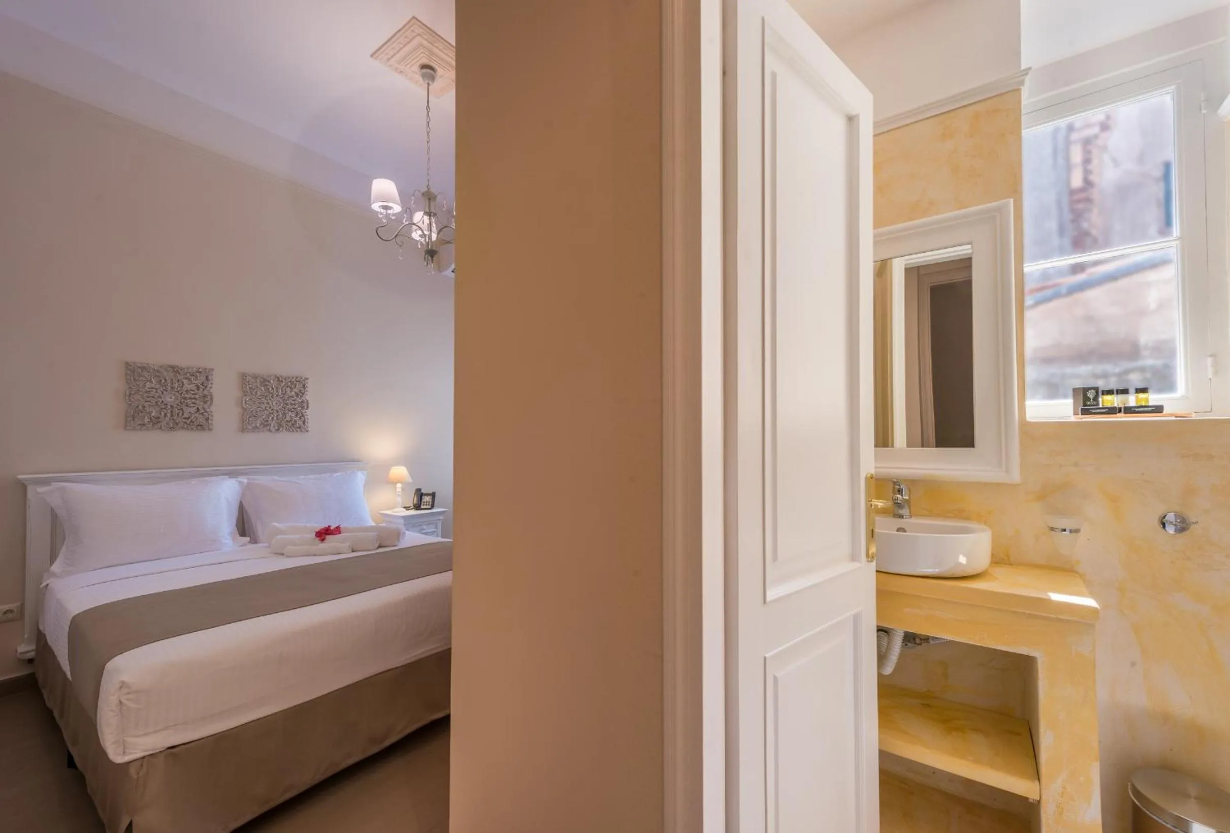 Bedroom, Bed in Palladian Home