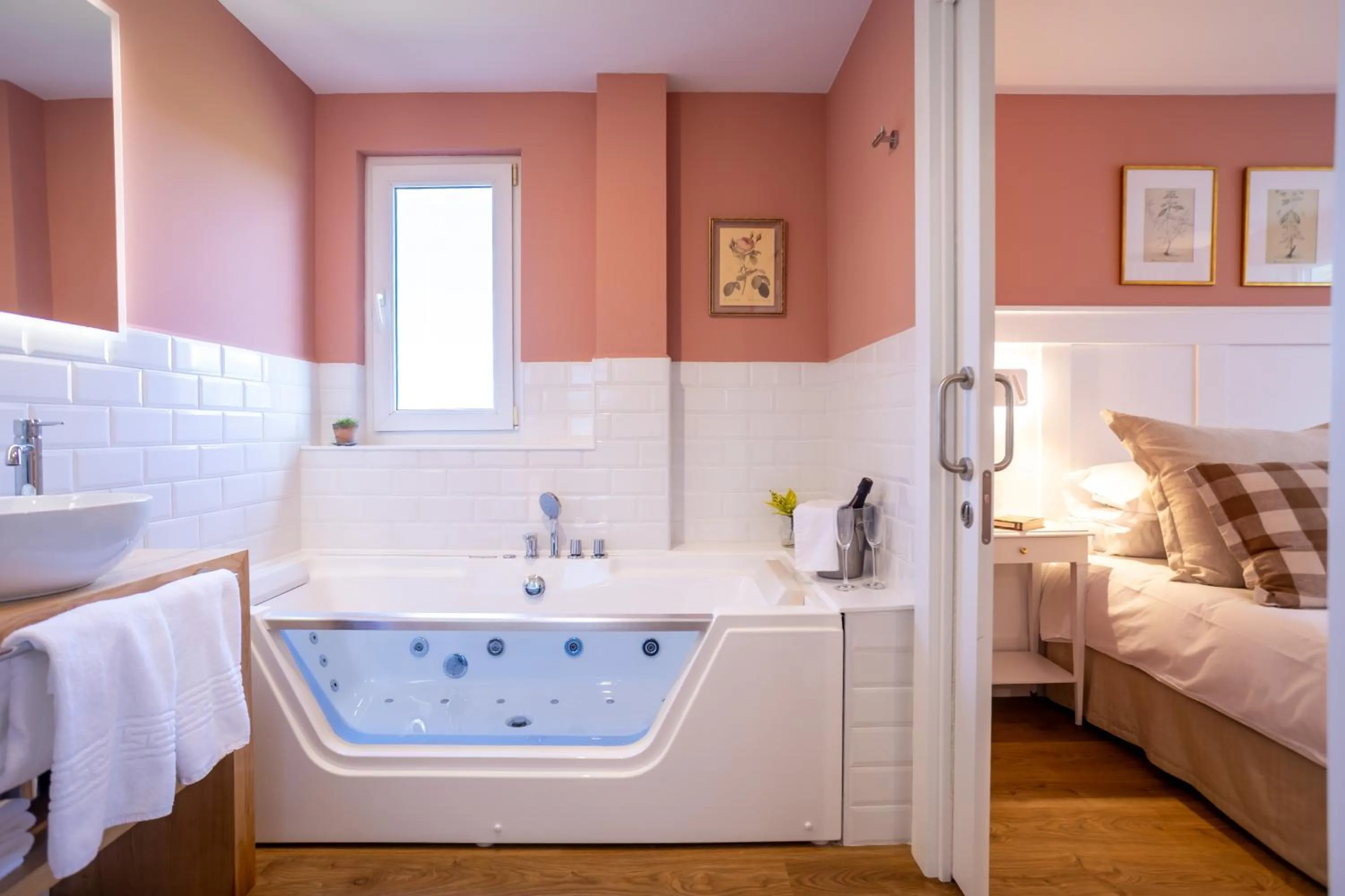 Hot Tub, Bed in Casona Las Cinco Calderas