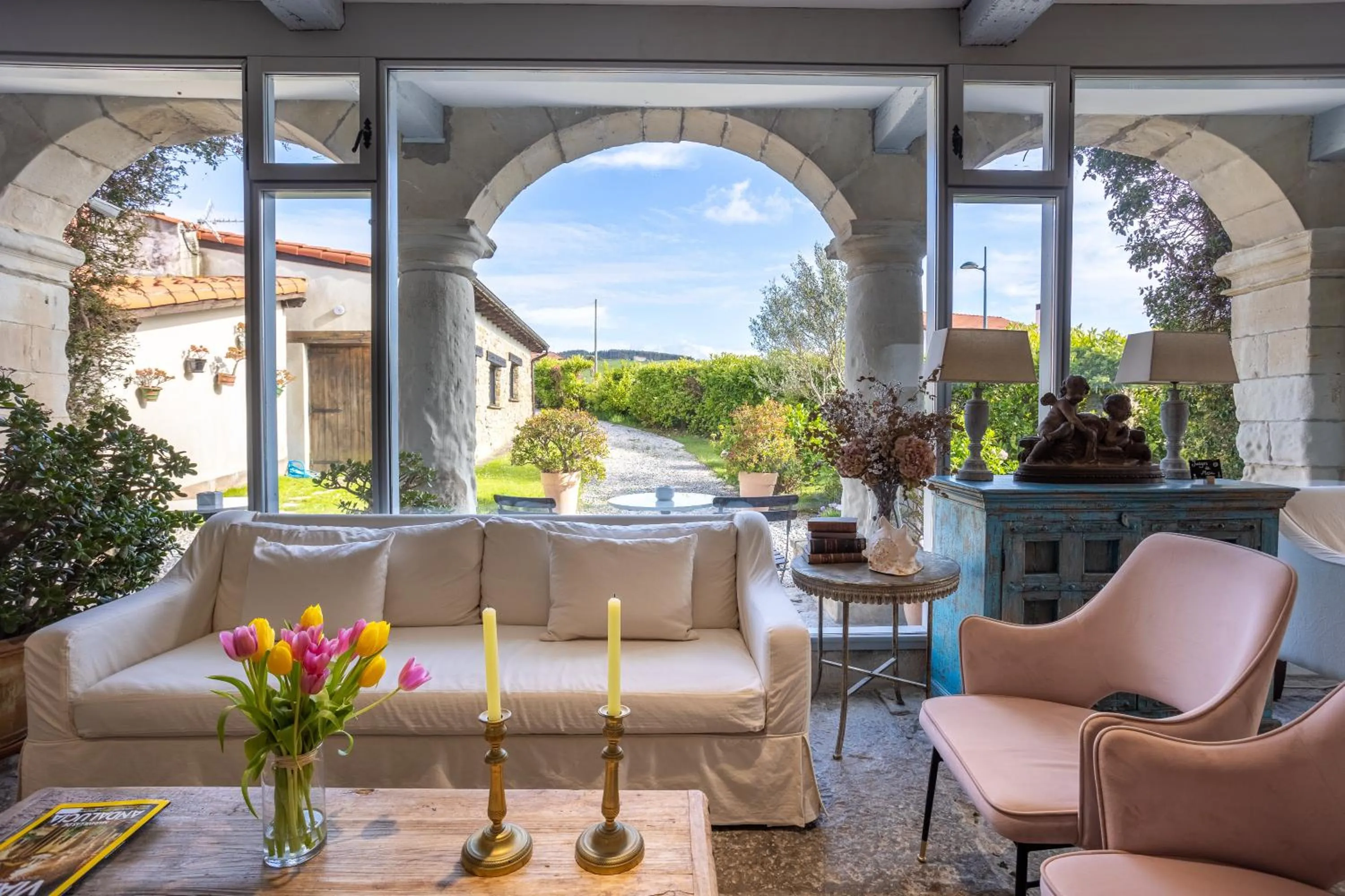 Communal lounge/ TV room in Casona Las Cinco Calderas