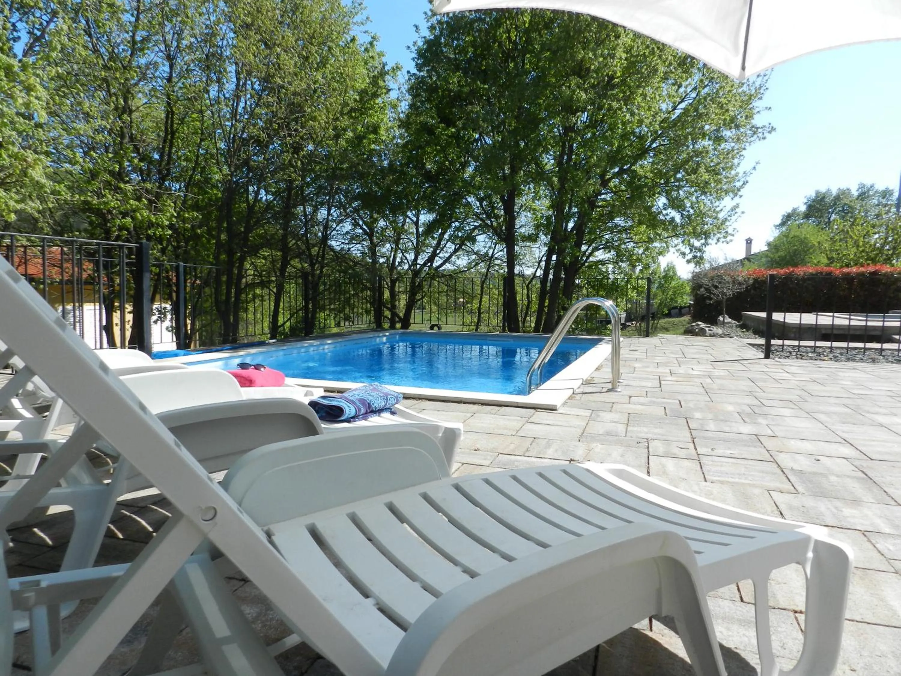 Patio in Dee's House and Pool