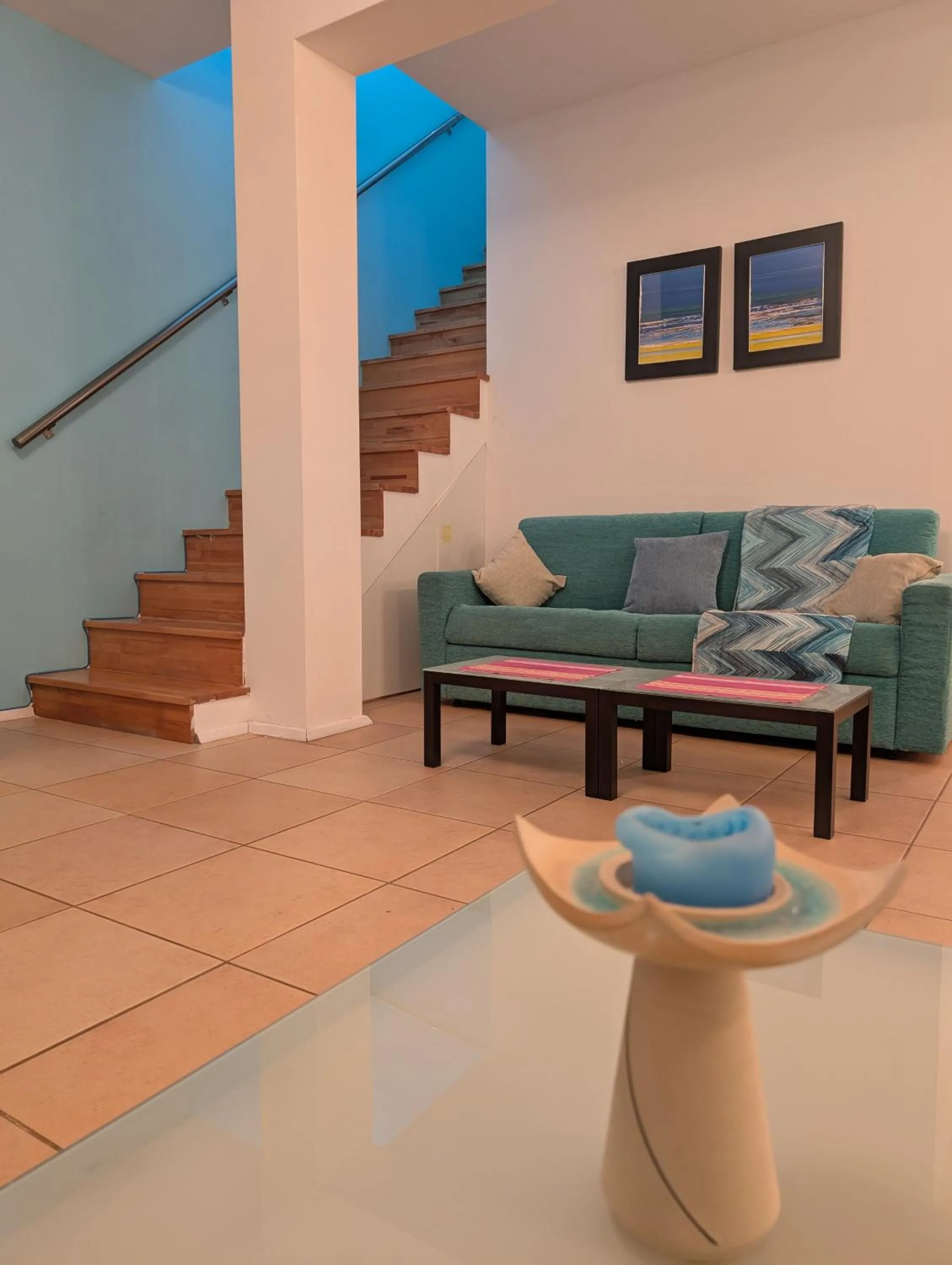 Living room in Dee's House and Pool