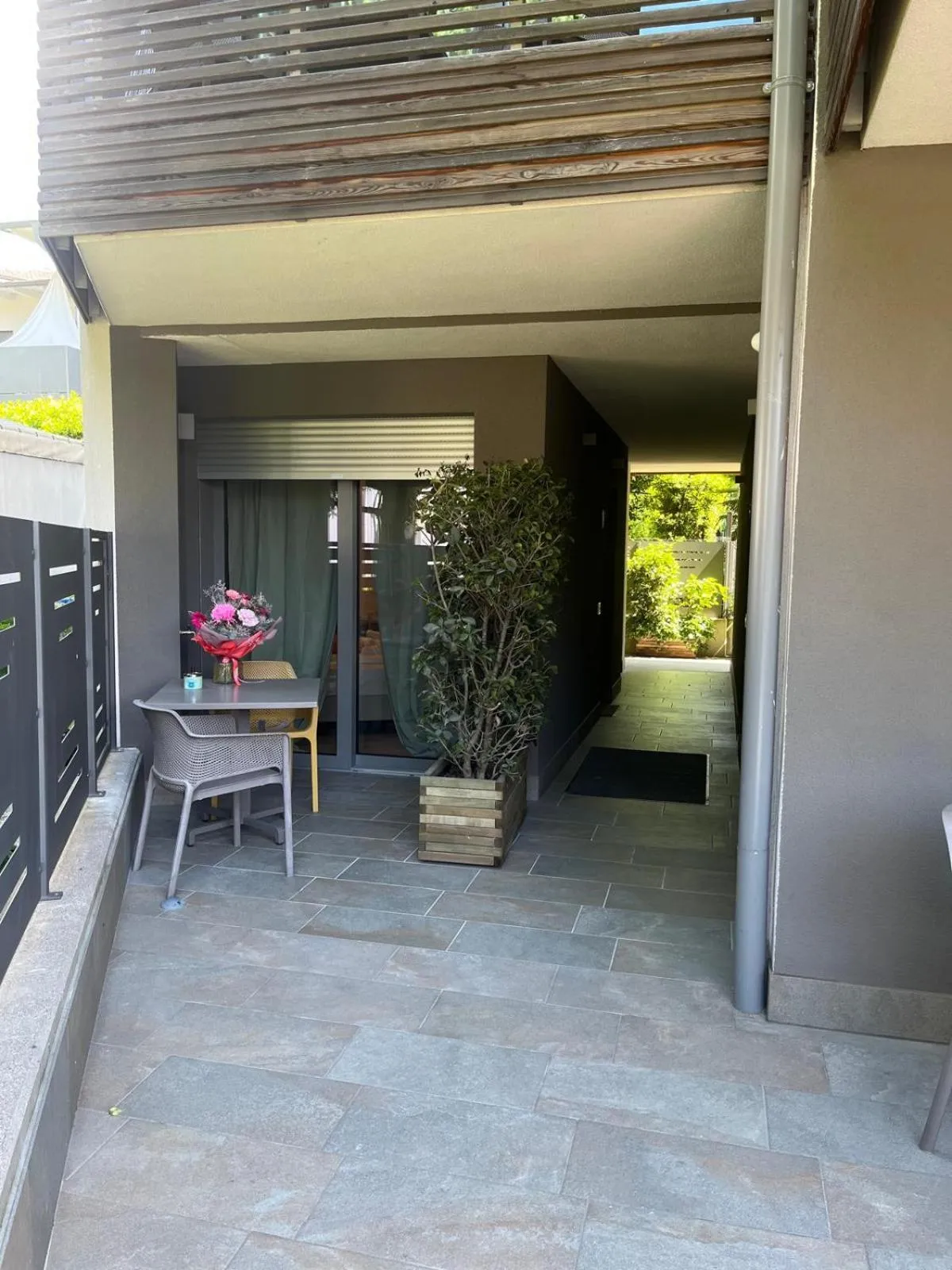 Patio in GardaBreak Rooms&Breakfast Holiday Apartments