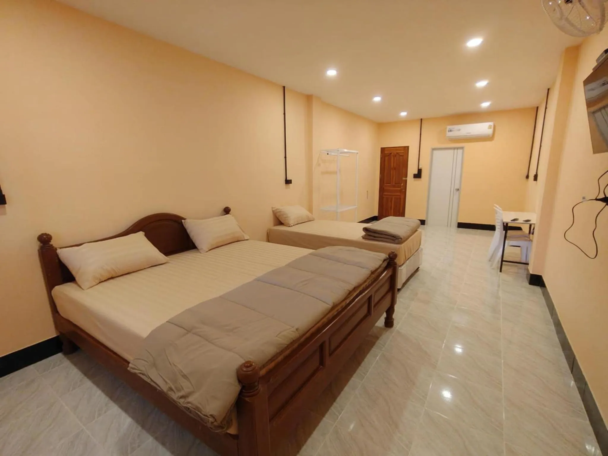 Bedroom in PuengLuang Hotel